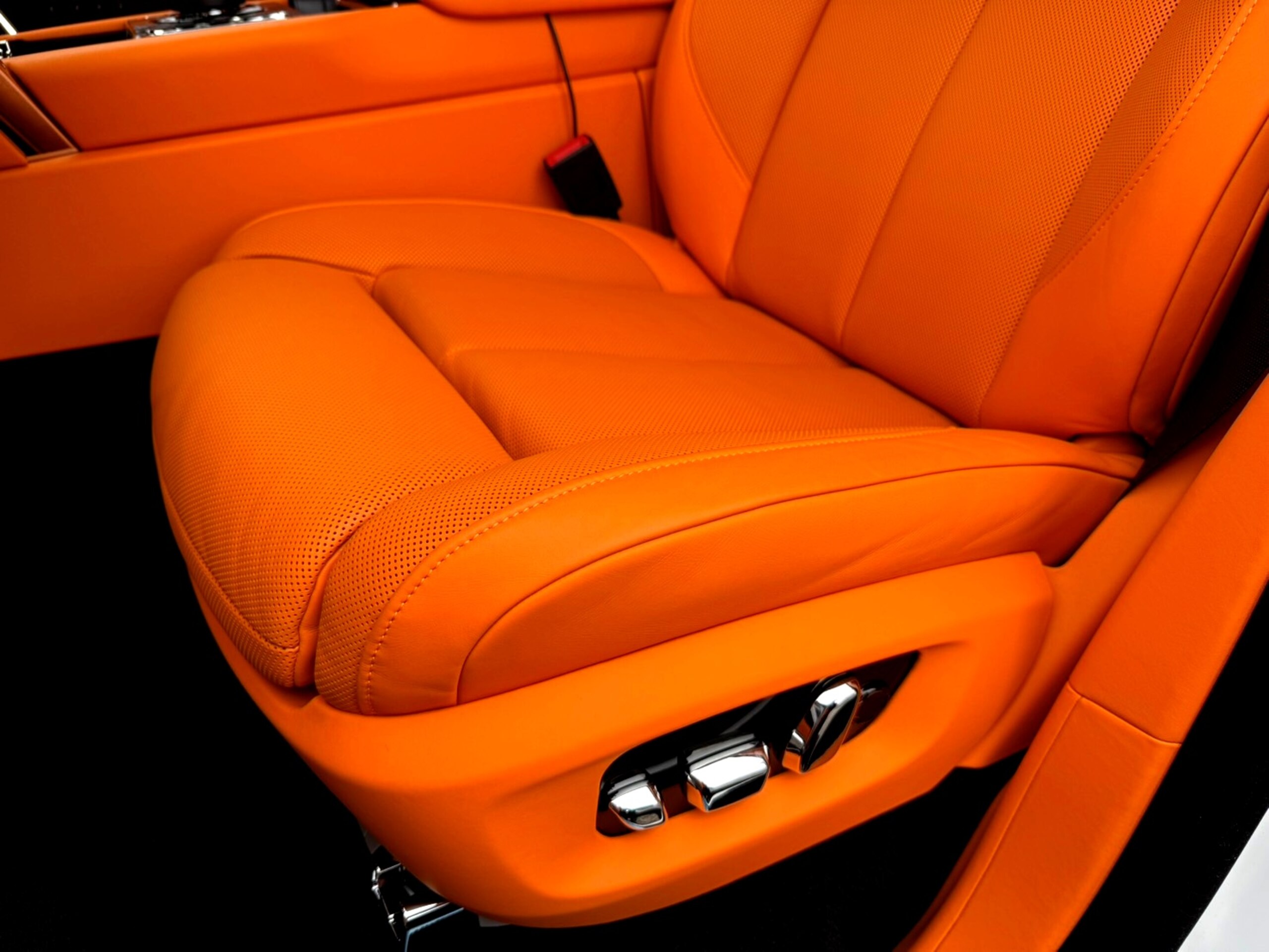 Rolls-Royce Cullinan (photo: 11)