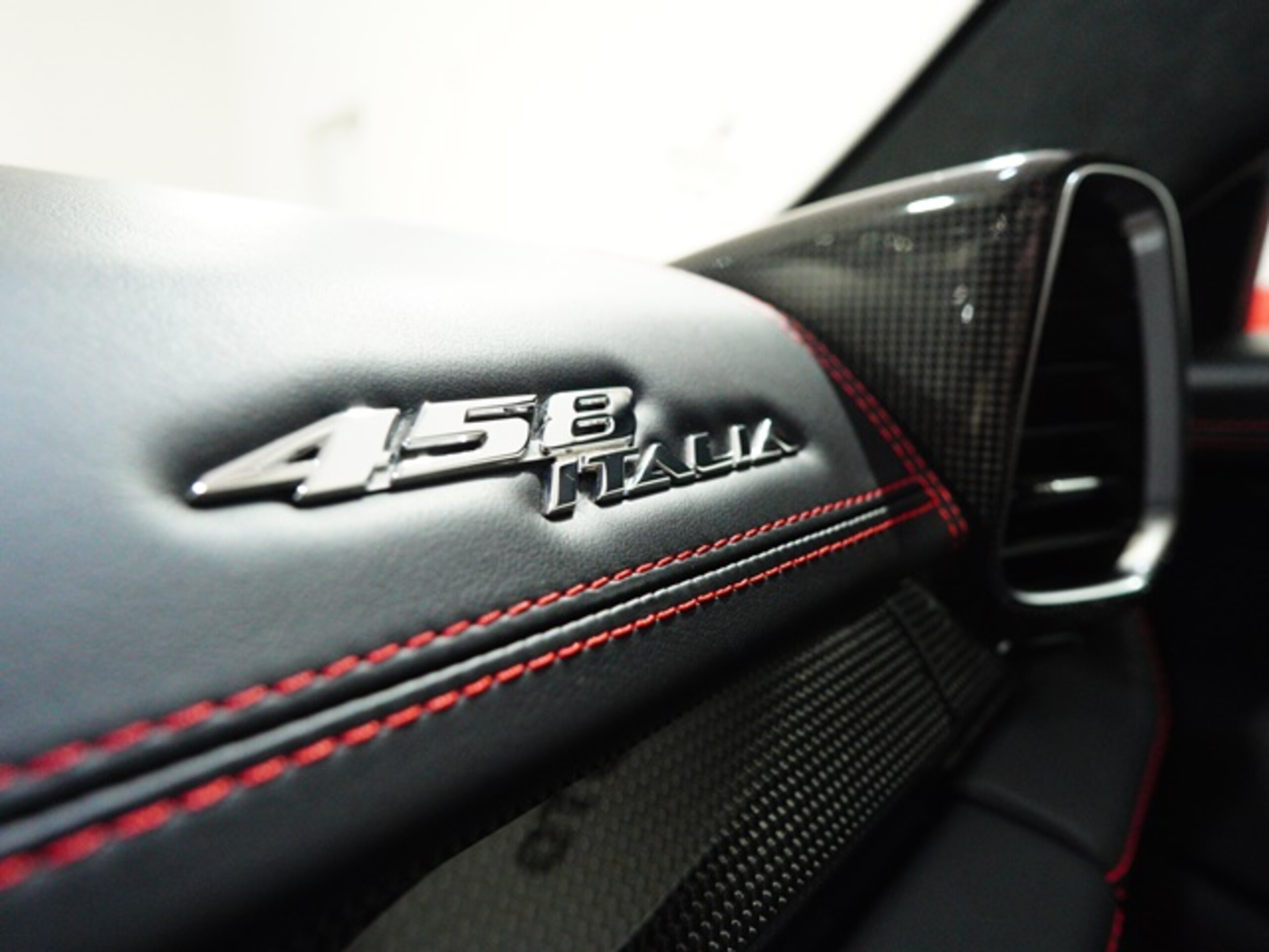 Ferrari 458 Italia F1 DCT (photo: 16)