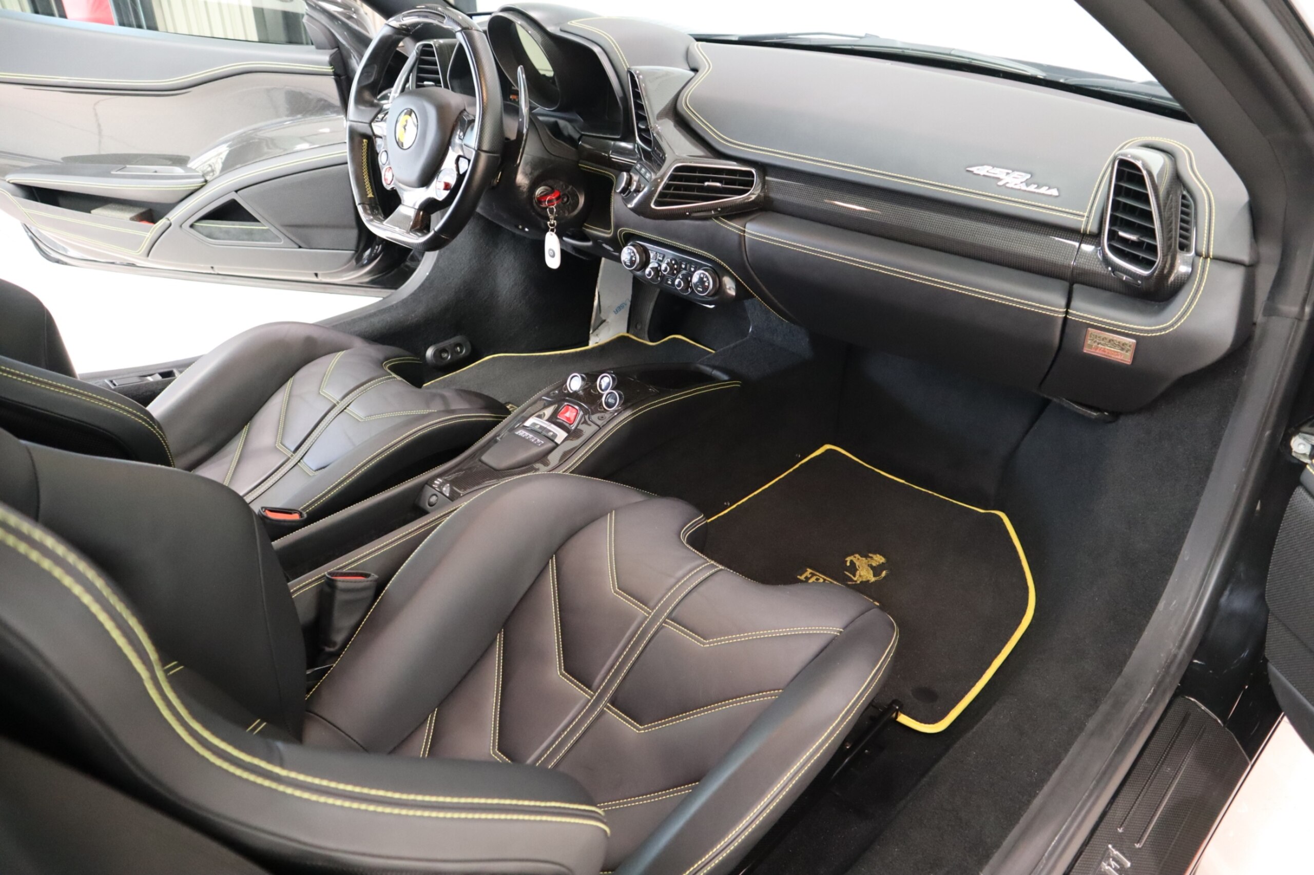 Ferrari 458 Italia F1 DCT (photo: 14)