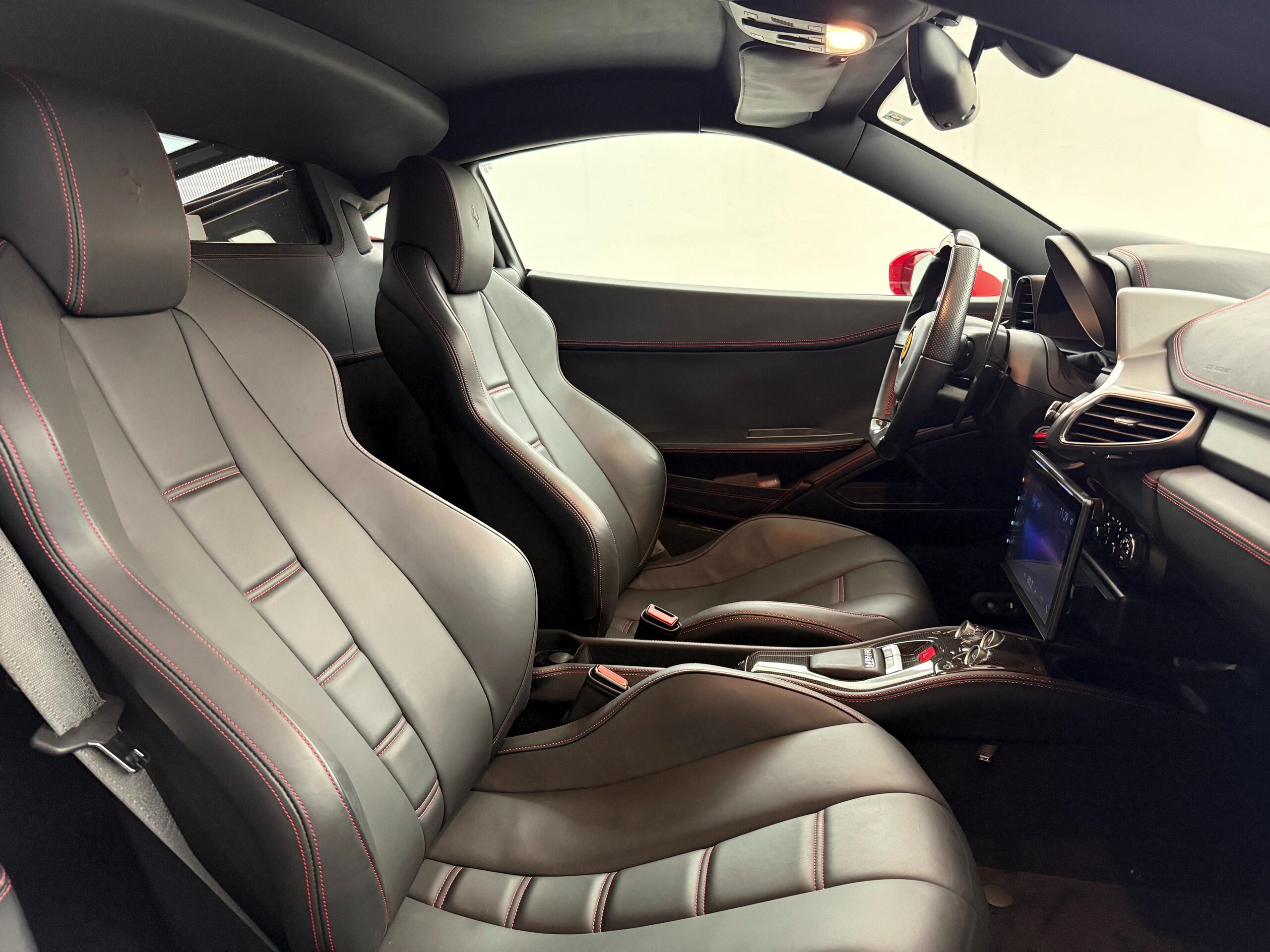 Ferrari 458 Italia F1 DCT (photo: 15)