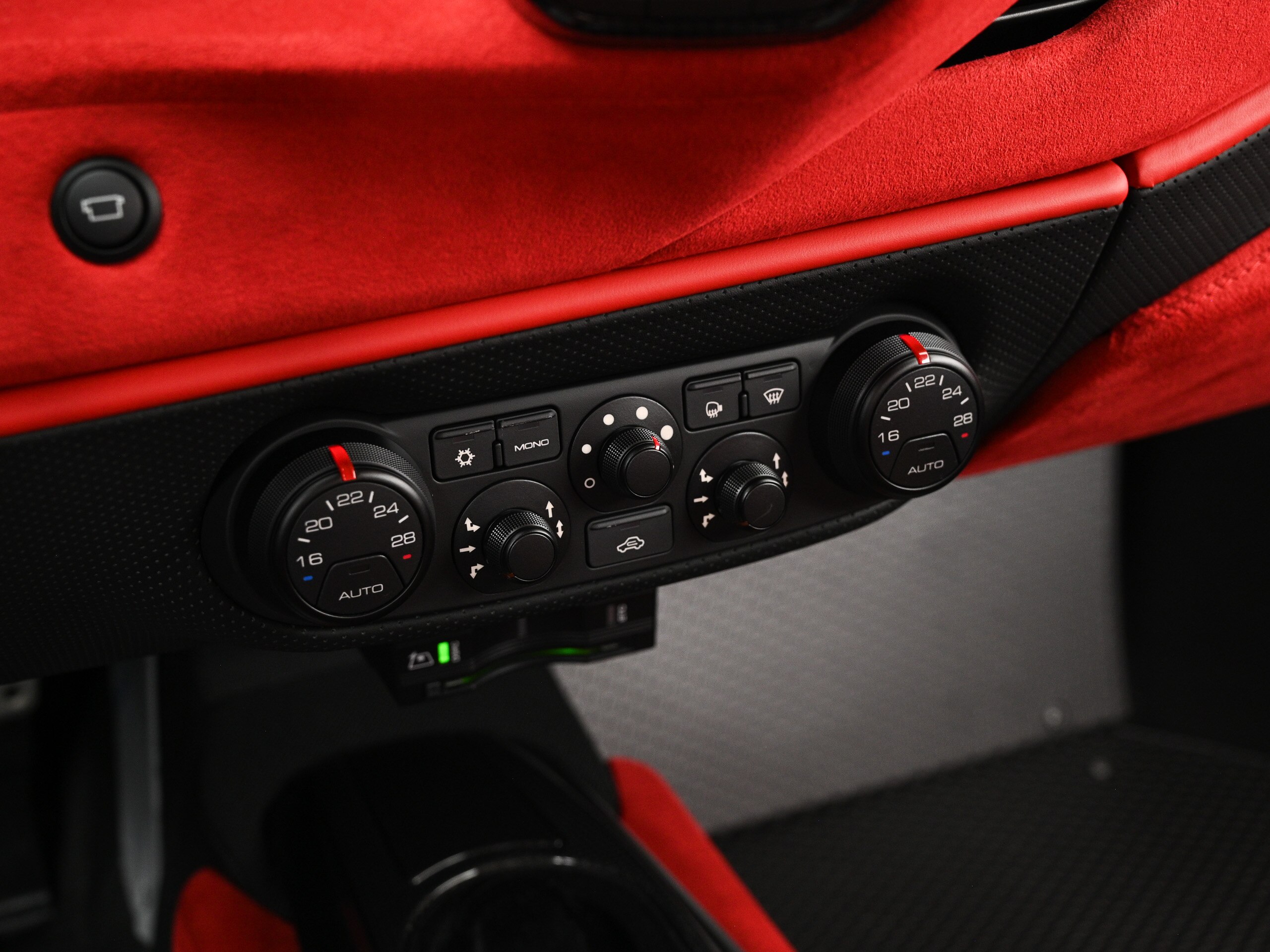 Ferrari 488 Pista (photo: 12)