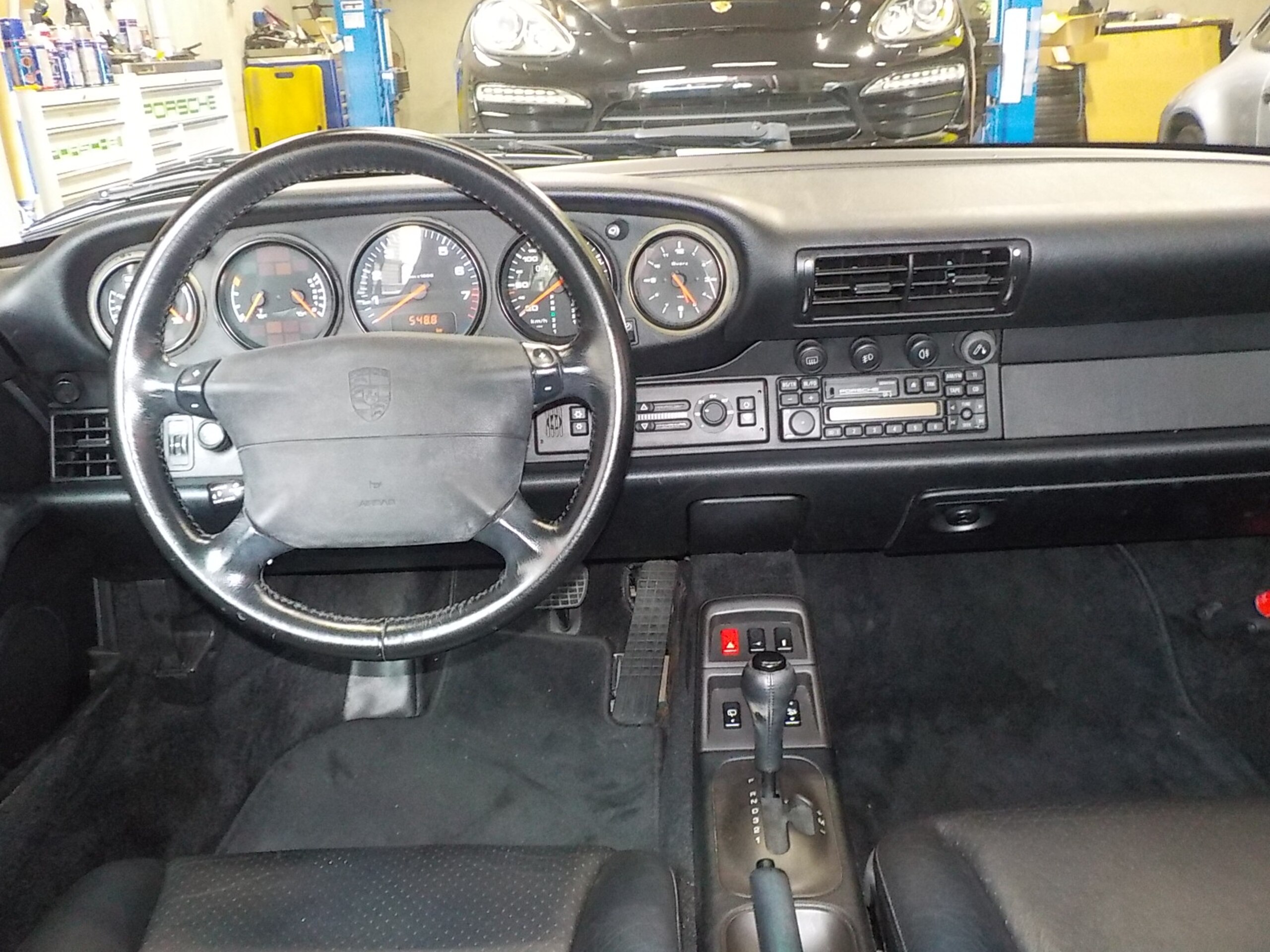 Porsche 911 Carrera (photo: 8)