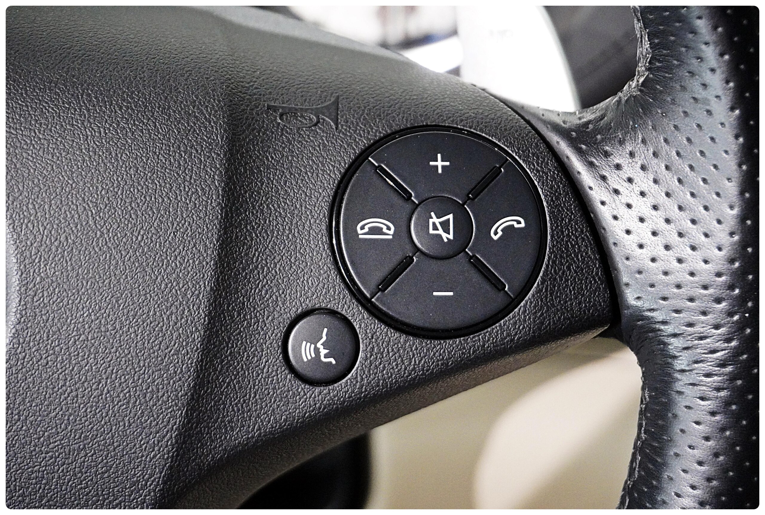 Mercedes Benz SLS AMG (photo: 20)