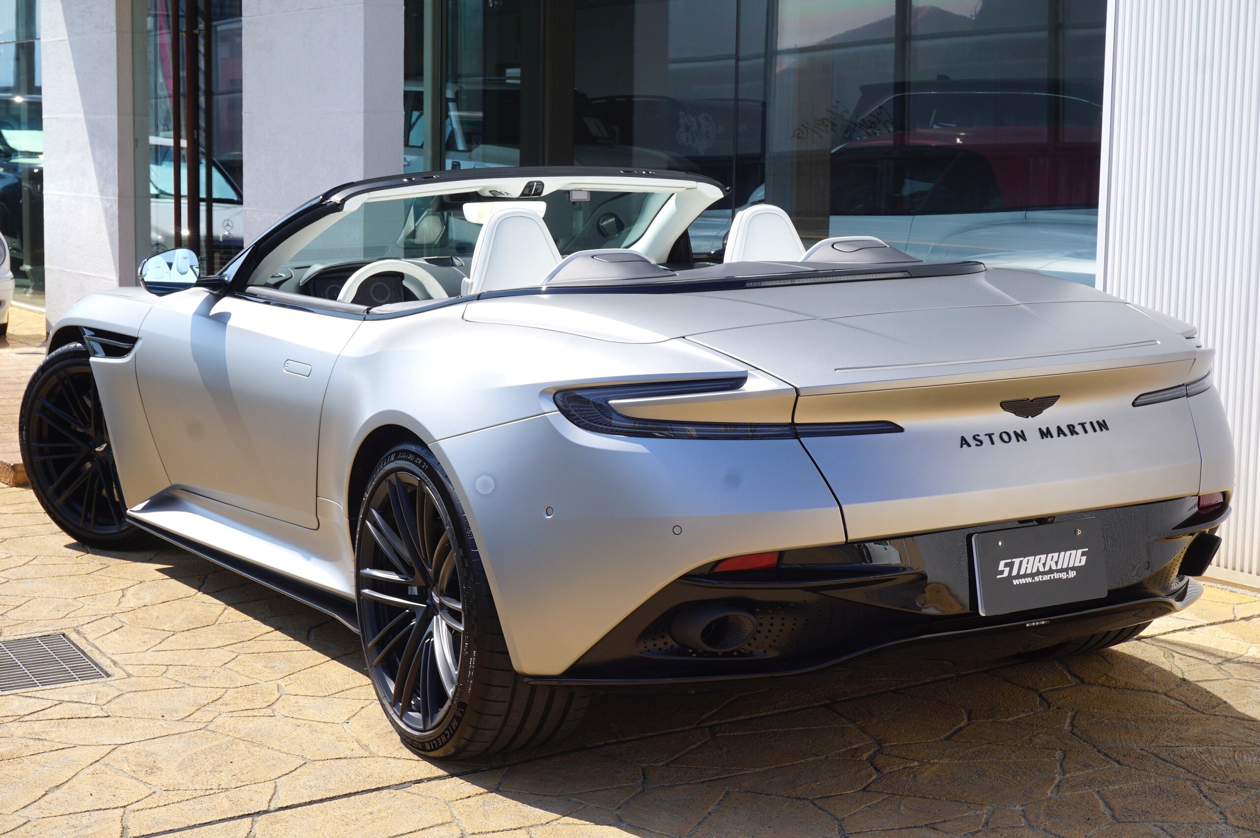 Aston Martin DB12 Volante 2024 for sale from Japan - image 8