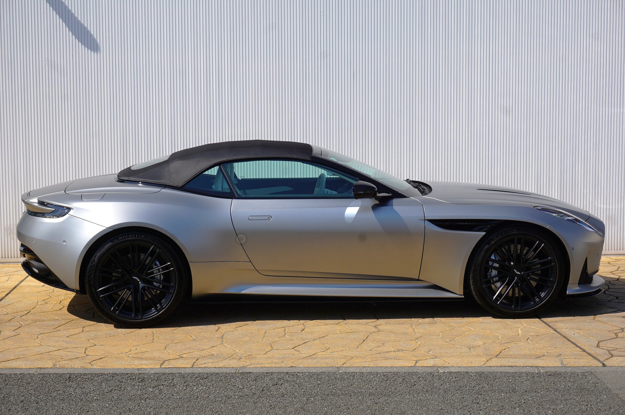 Aston Martin DB12 Volante 2024 for sale from Japan - image 10