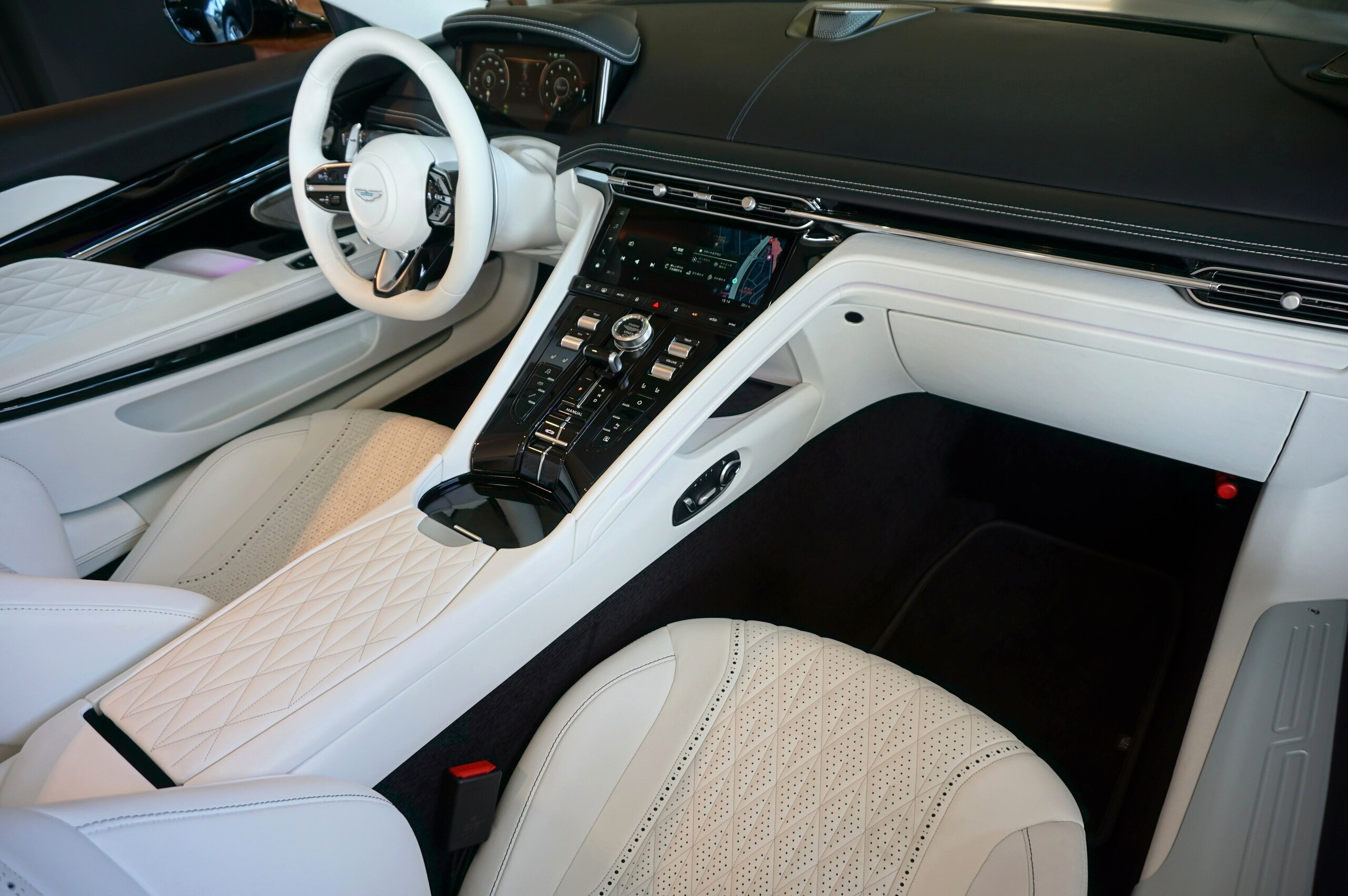 Aston Martin DB12 Volante 2024 for sale from Japan - image 18
