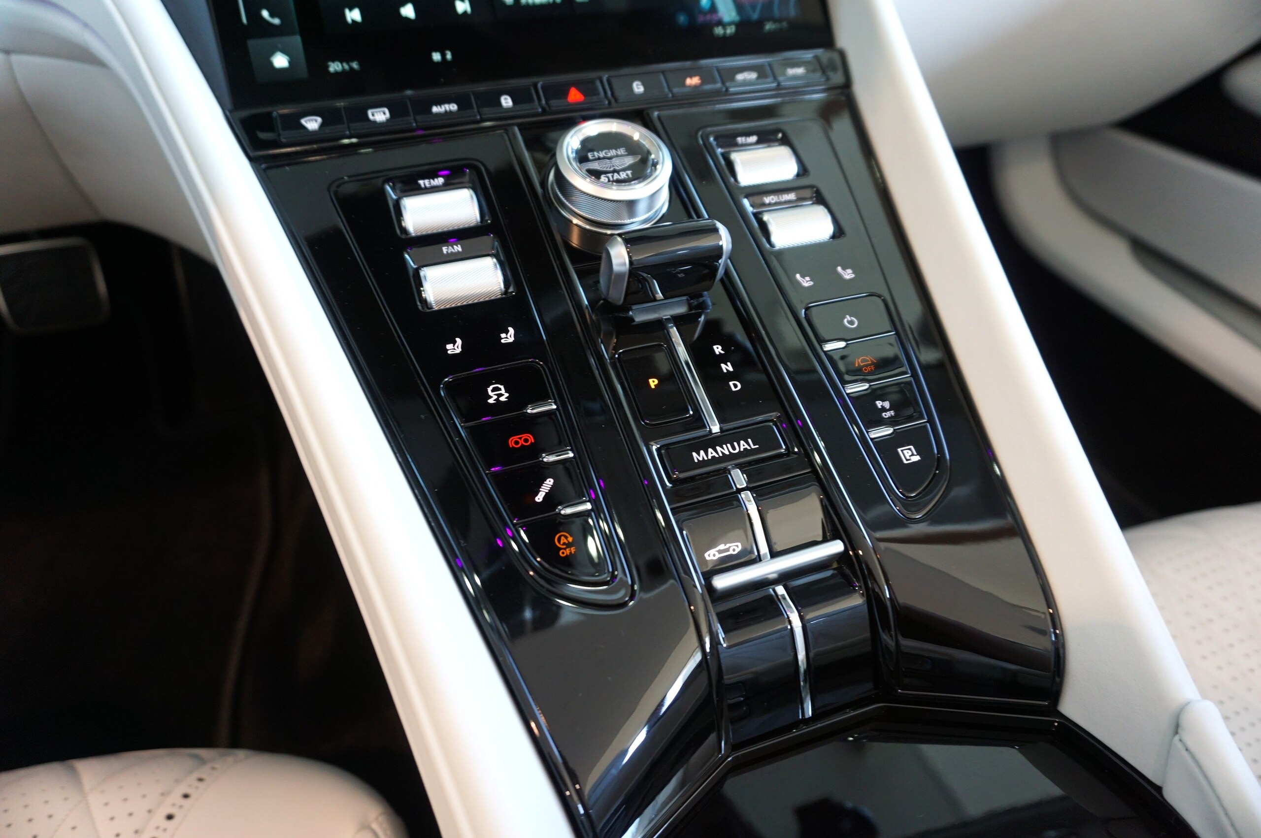 Aston Martin DB12 Volante 2024 for sale from Japan - image 28