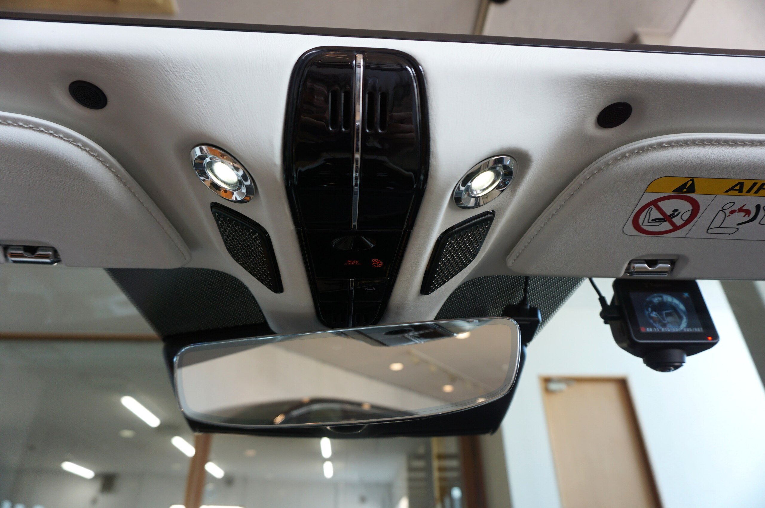 Aston Martin DB12 Volante 2024 for sale from Japan - image 32
