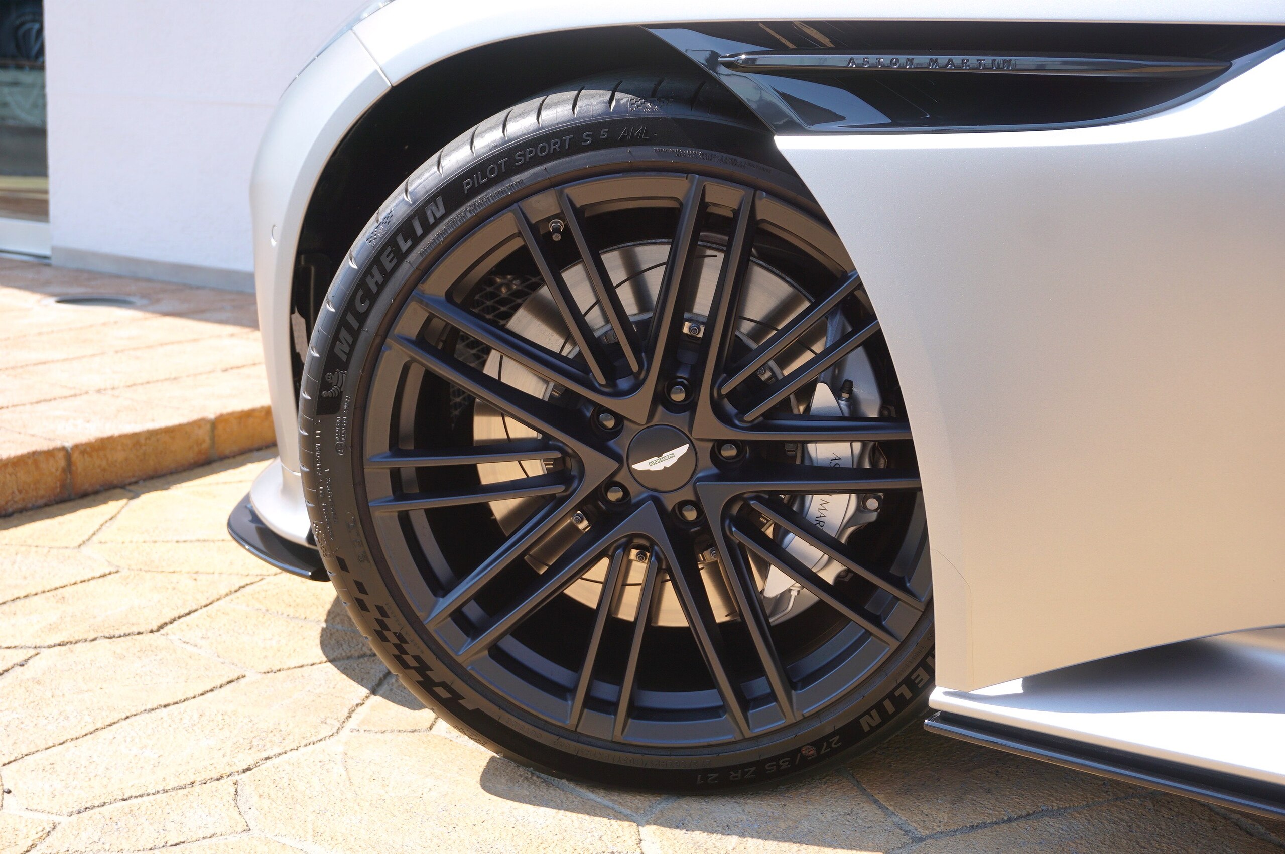 Aston Martin DB12 Volante 2024 for sale from Japan - image 41