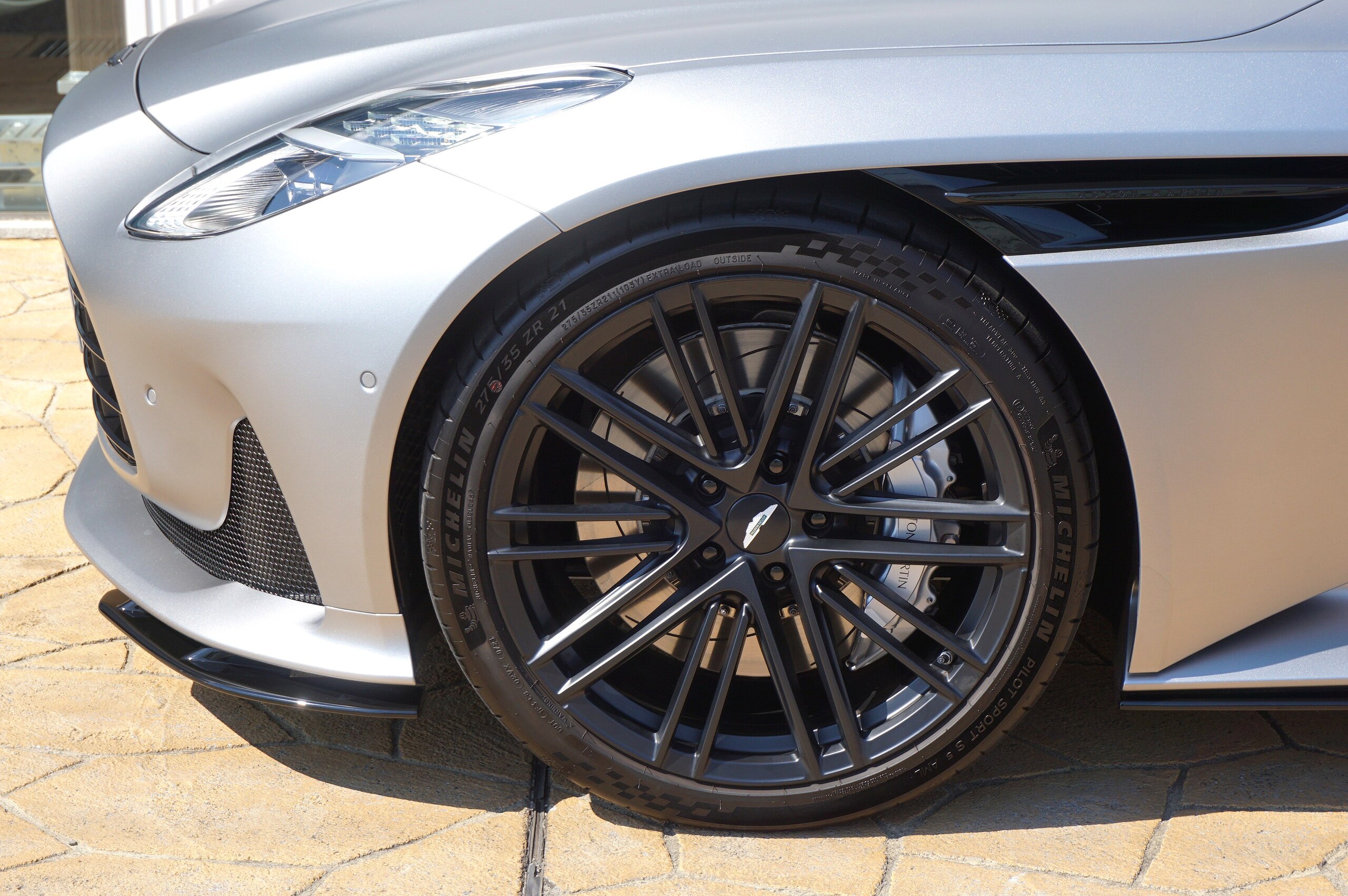 Aston Martin DB12 Volante 2024 for sale from Japan - image 42