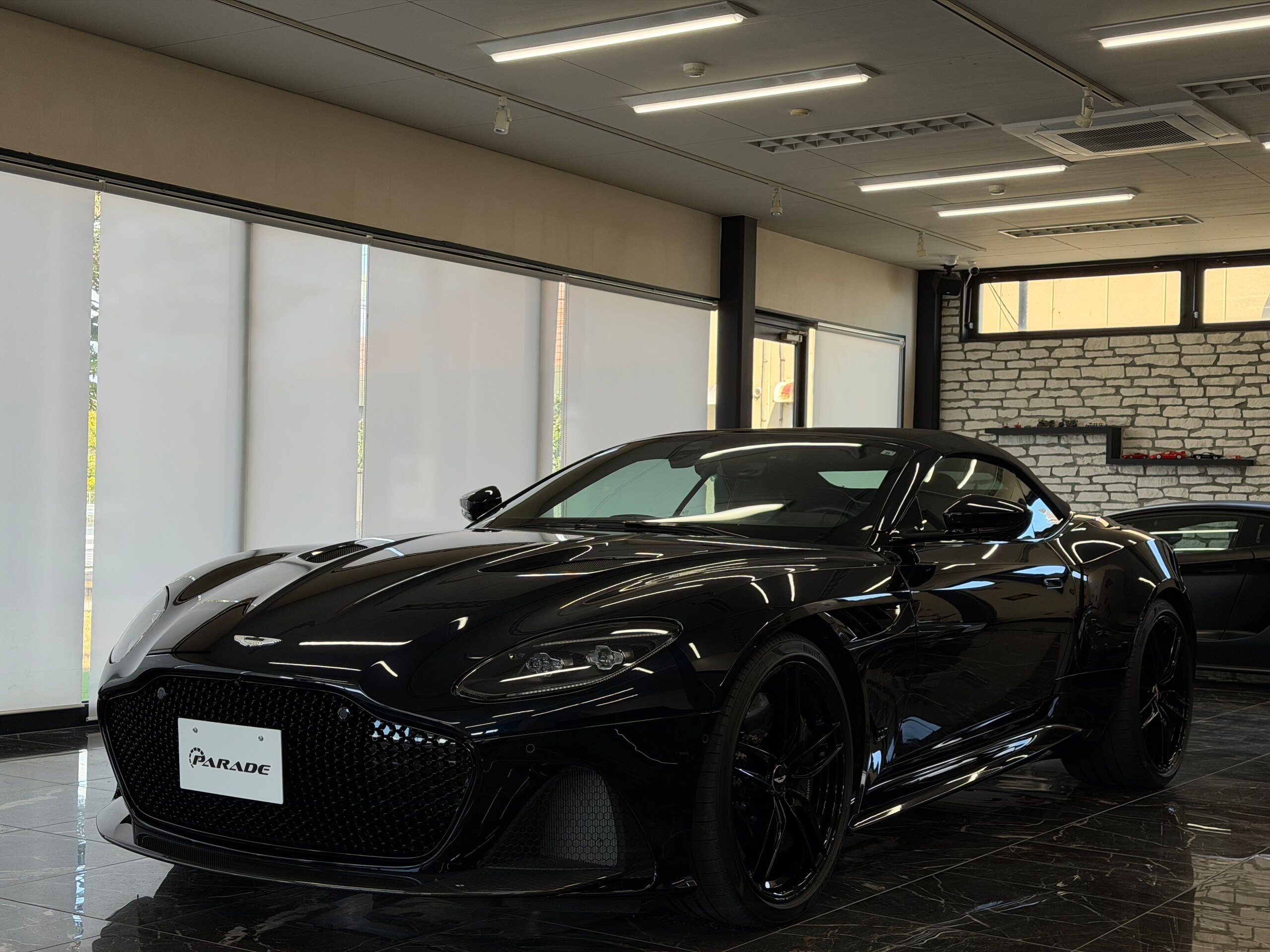 Aston Martin DBS Superleggera Volante 2021 for sale from Japan - image 6