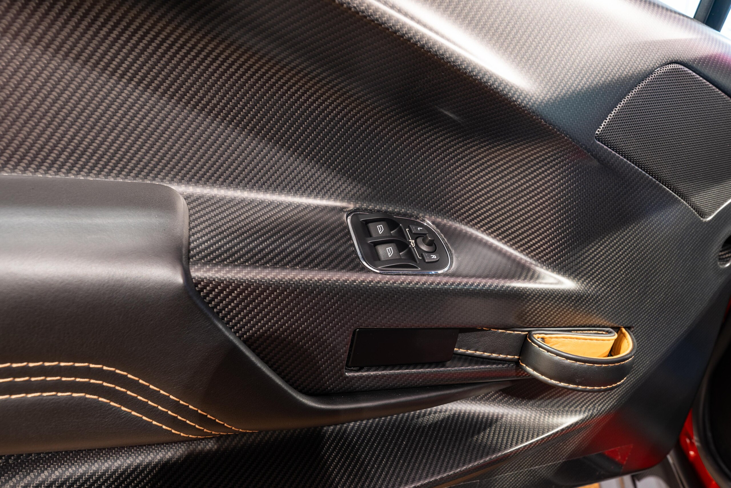 Aston Martin Vantage GT12 (photo: 13)