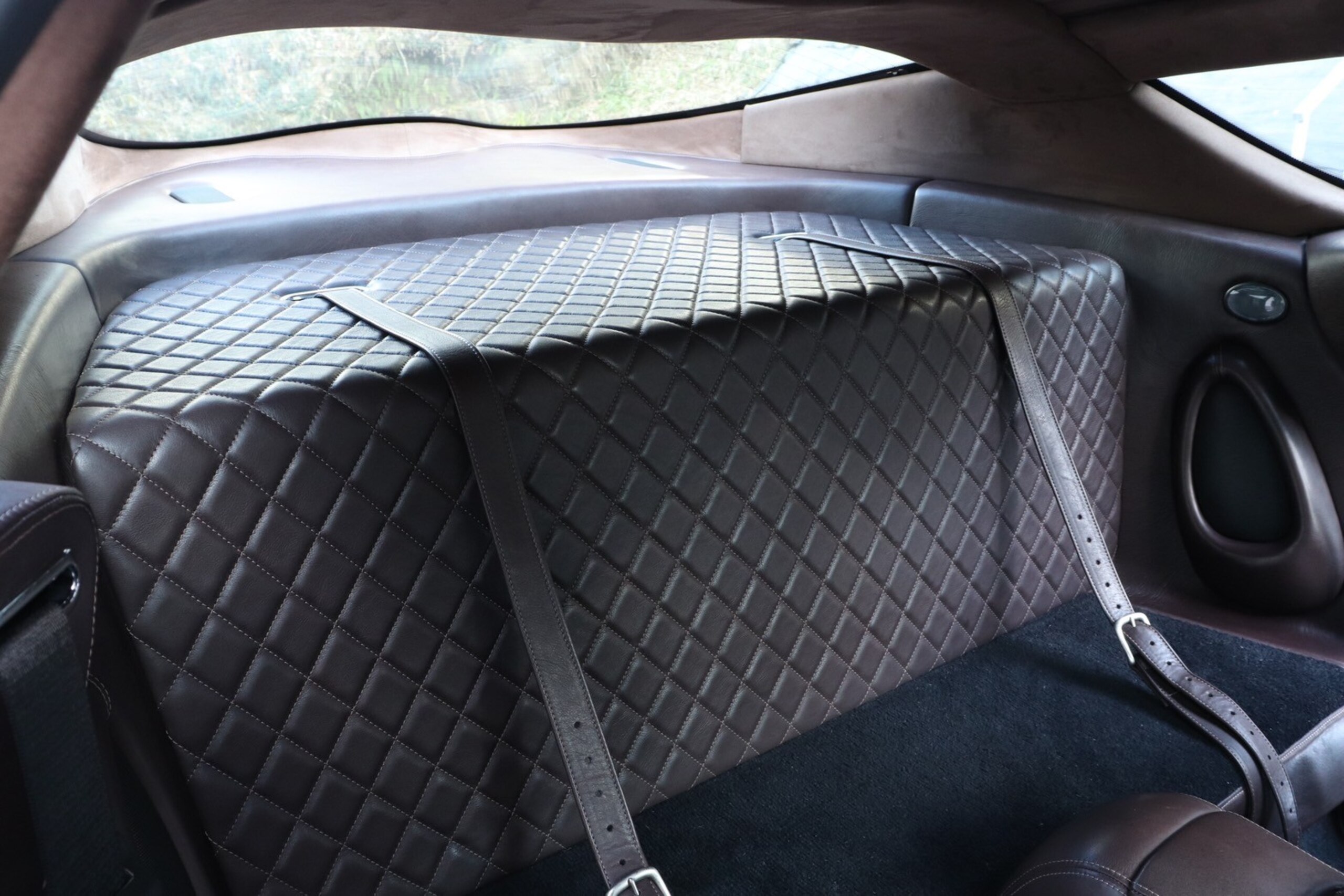 Aston Martin DB7 Zagato (photo: 21)