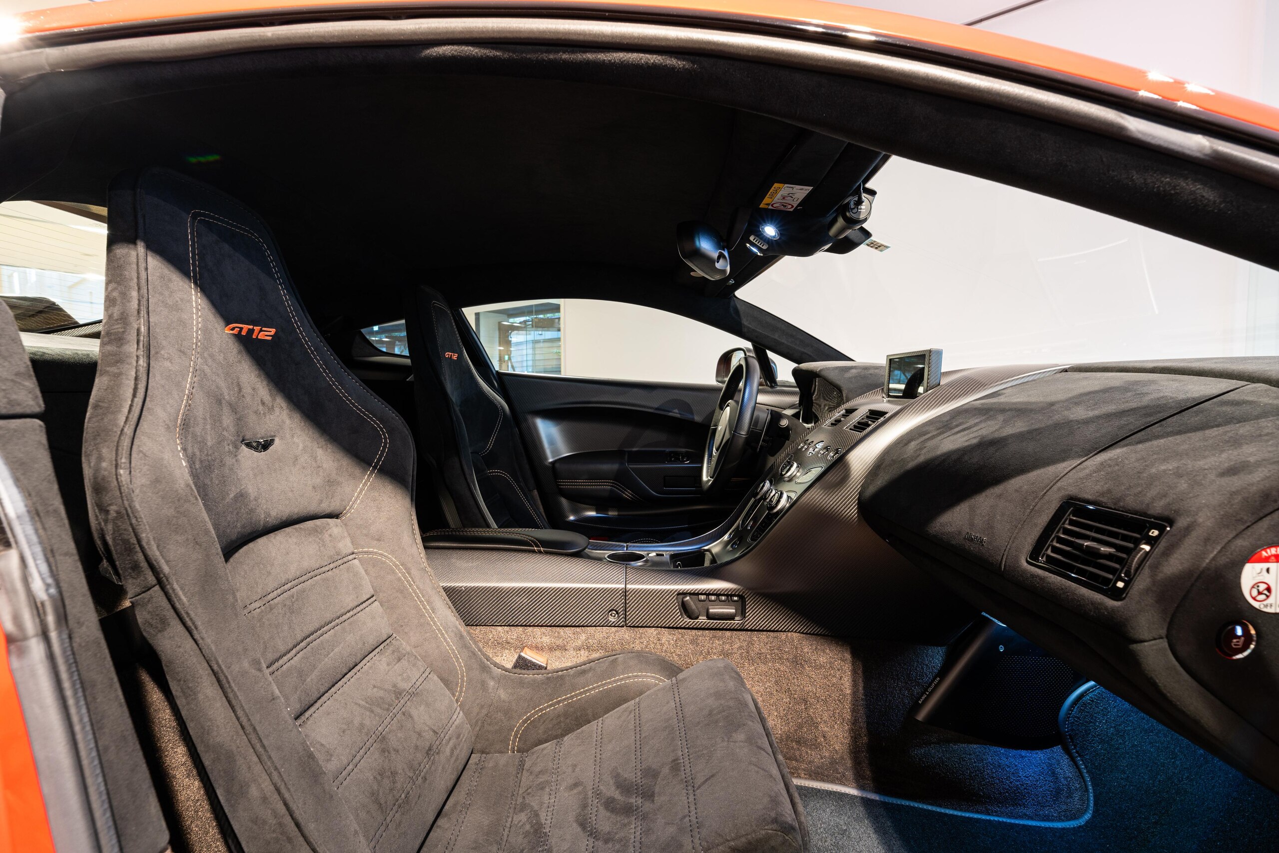 Aston Martin Vantage GT12 (photo: 16)