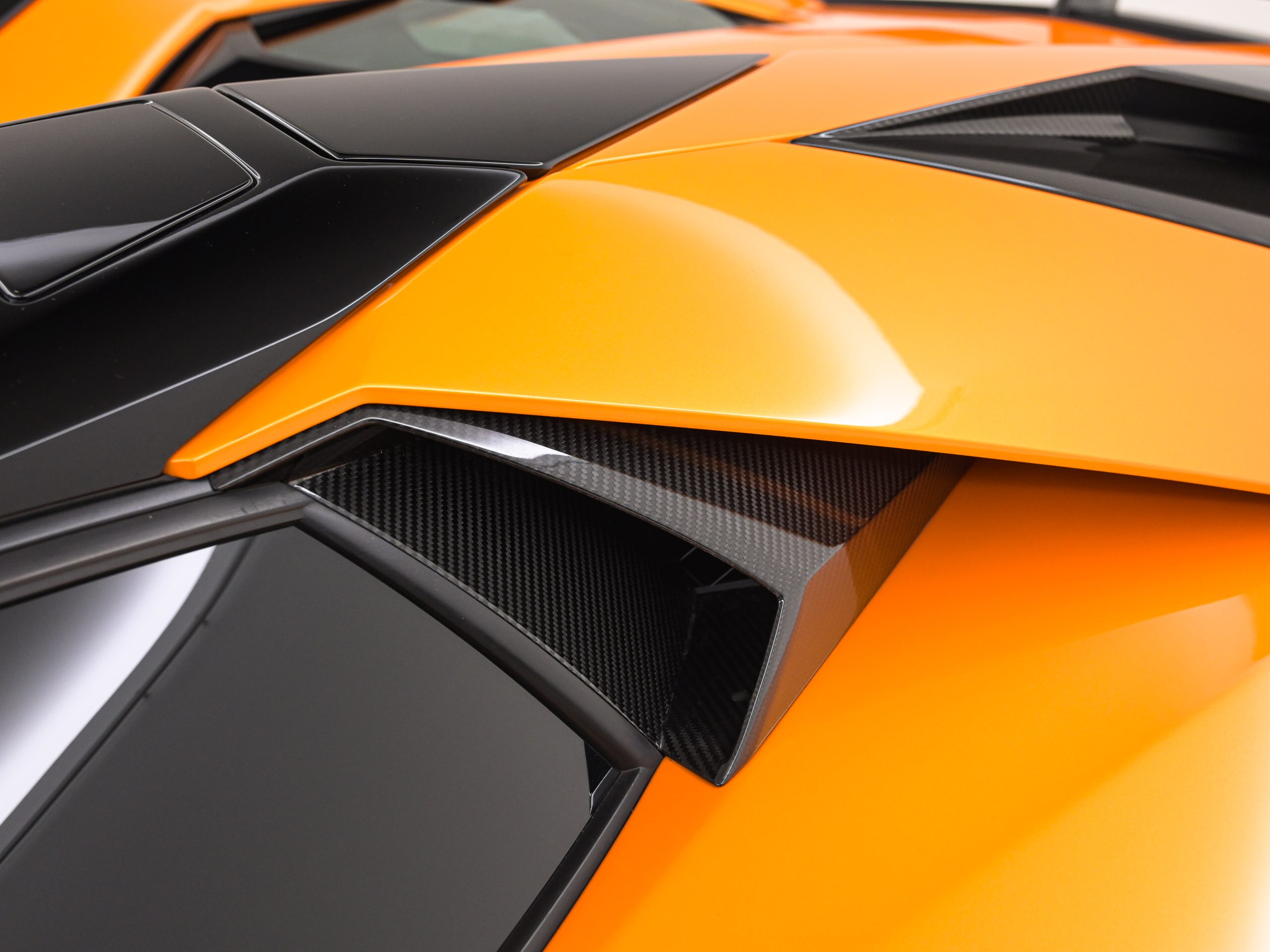 Lamborghini Aventador Roadster S (photo: 11)