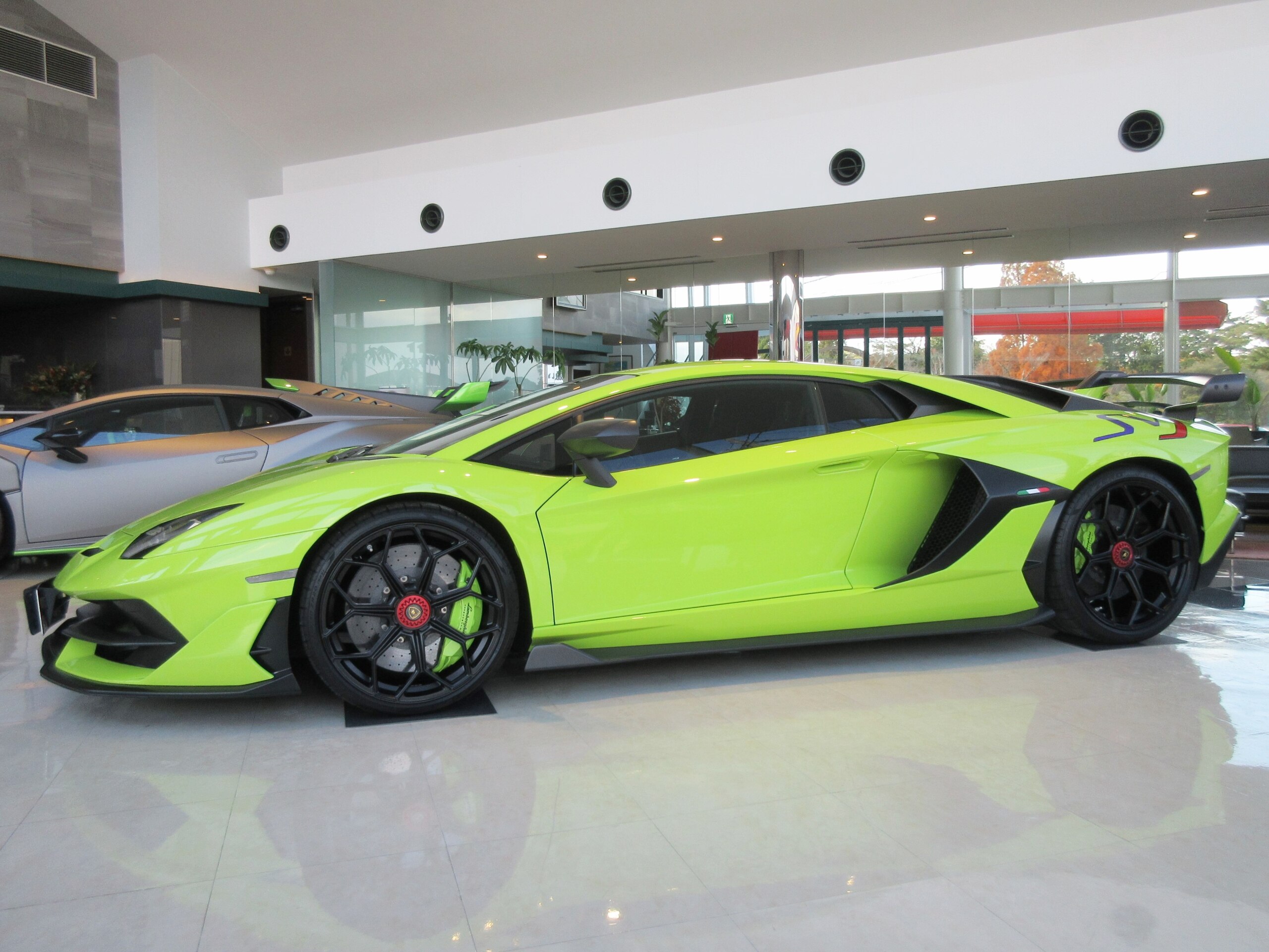 Lamborghini Aventador SVJ (photo: 5)