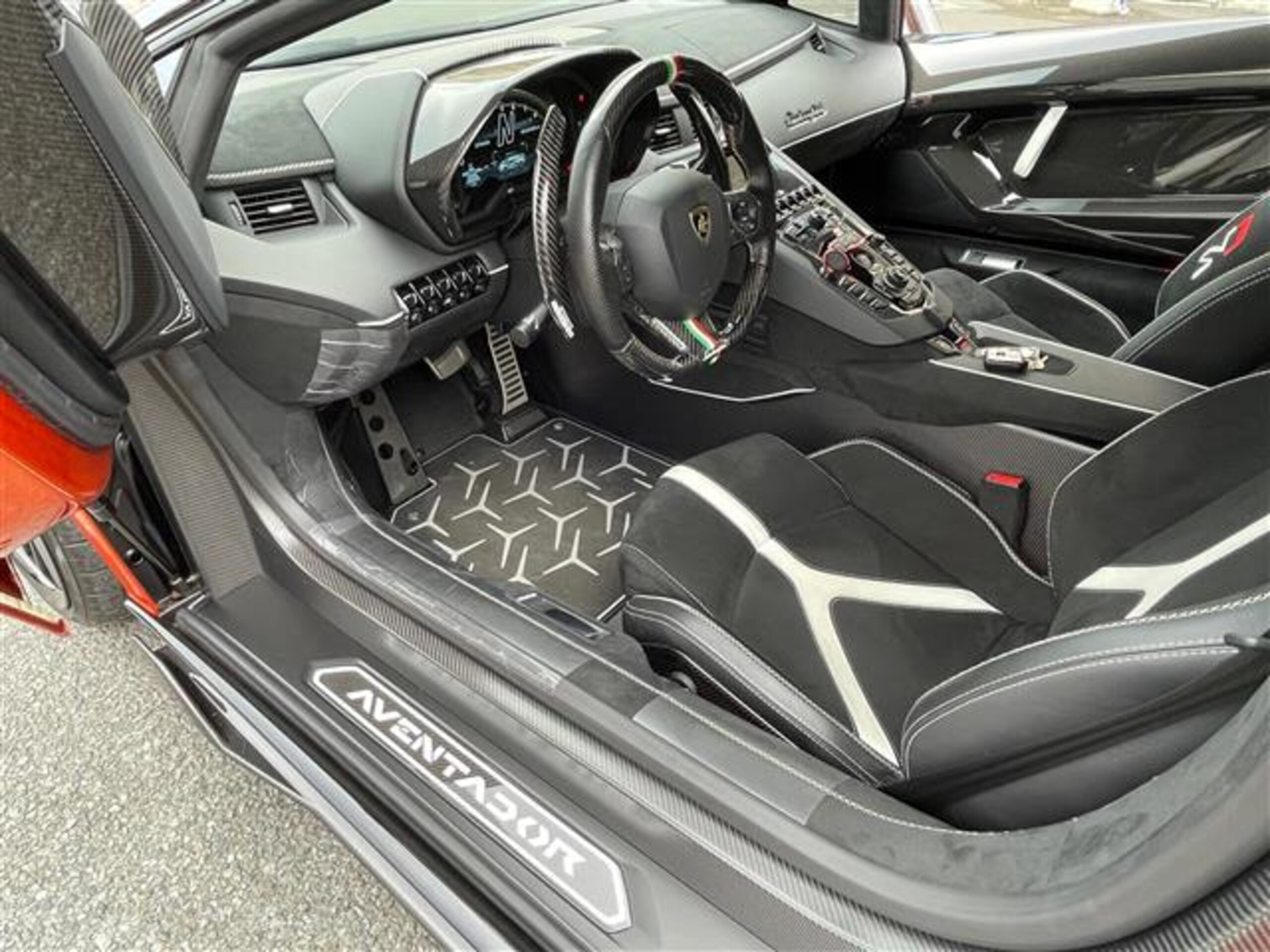 Lamborghini Aventador SVJ (photo: 7)