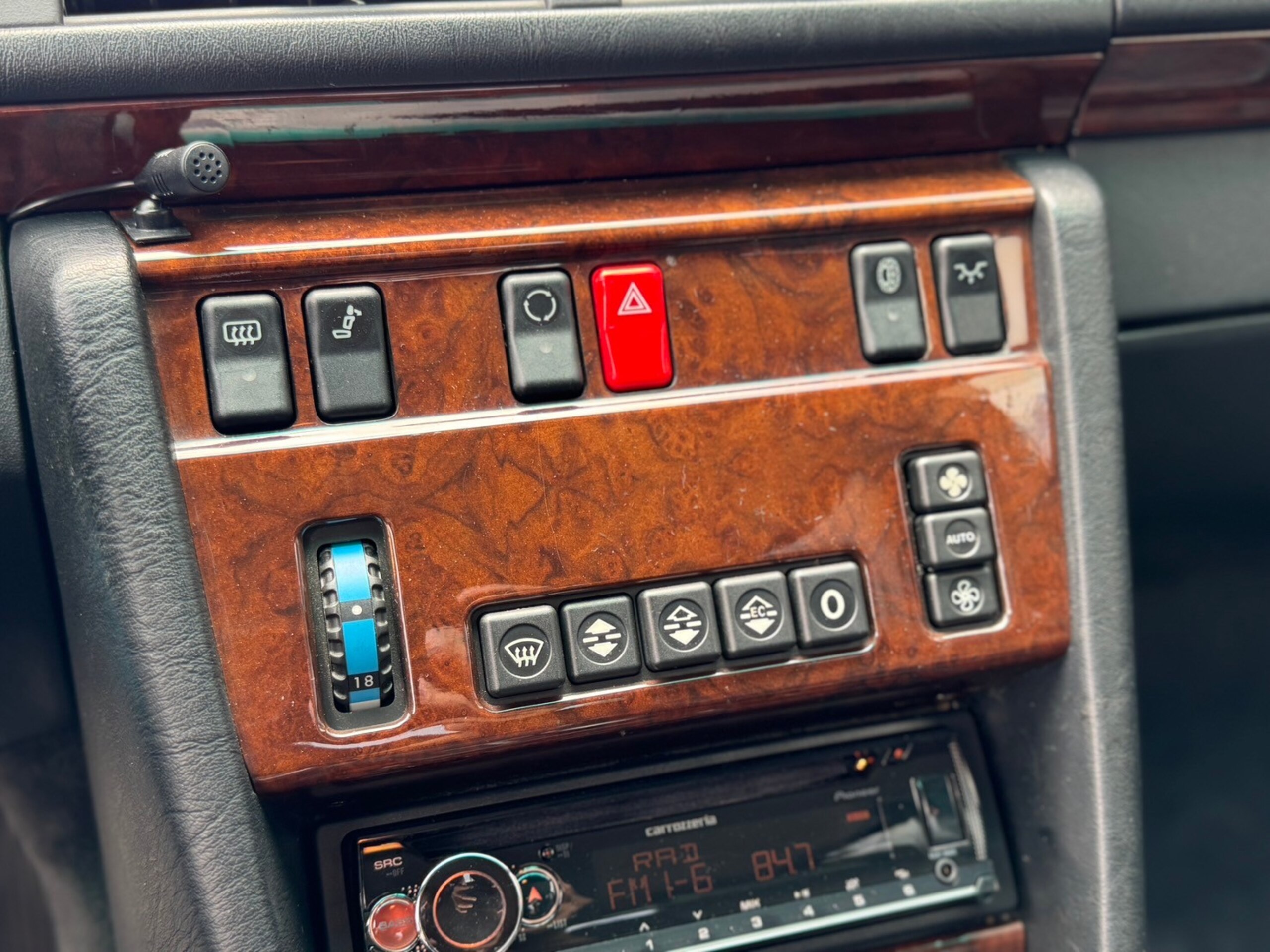 Mercedes Benz E500 (photo: 12)