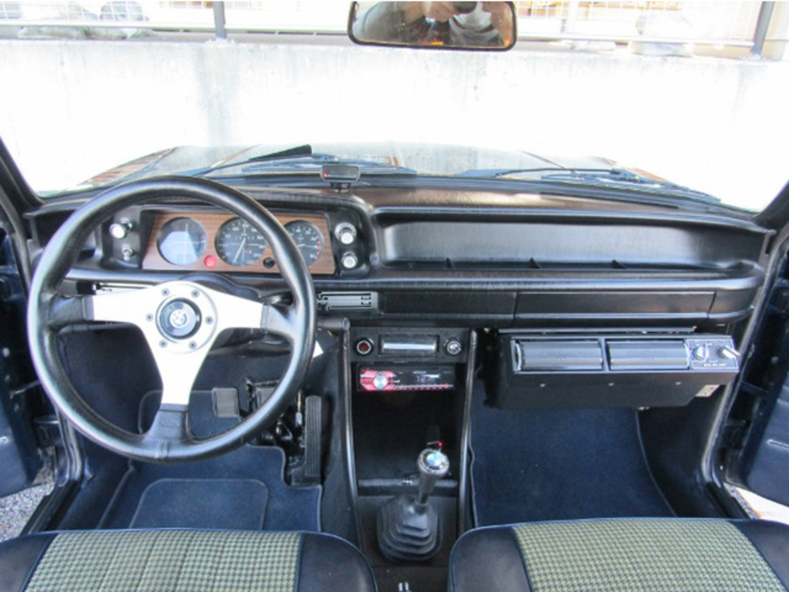 BMW 2002 (photo: 11)