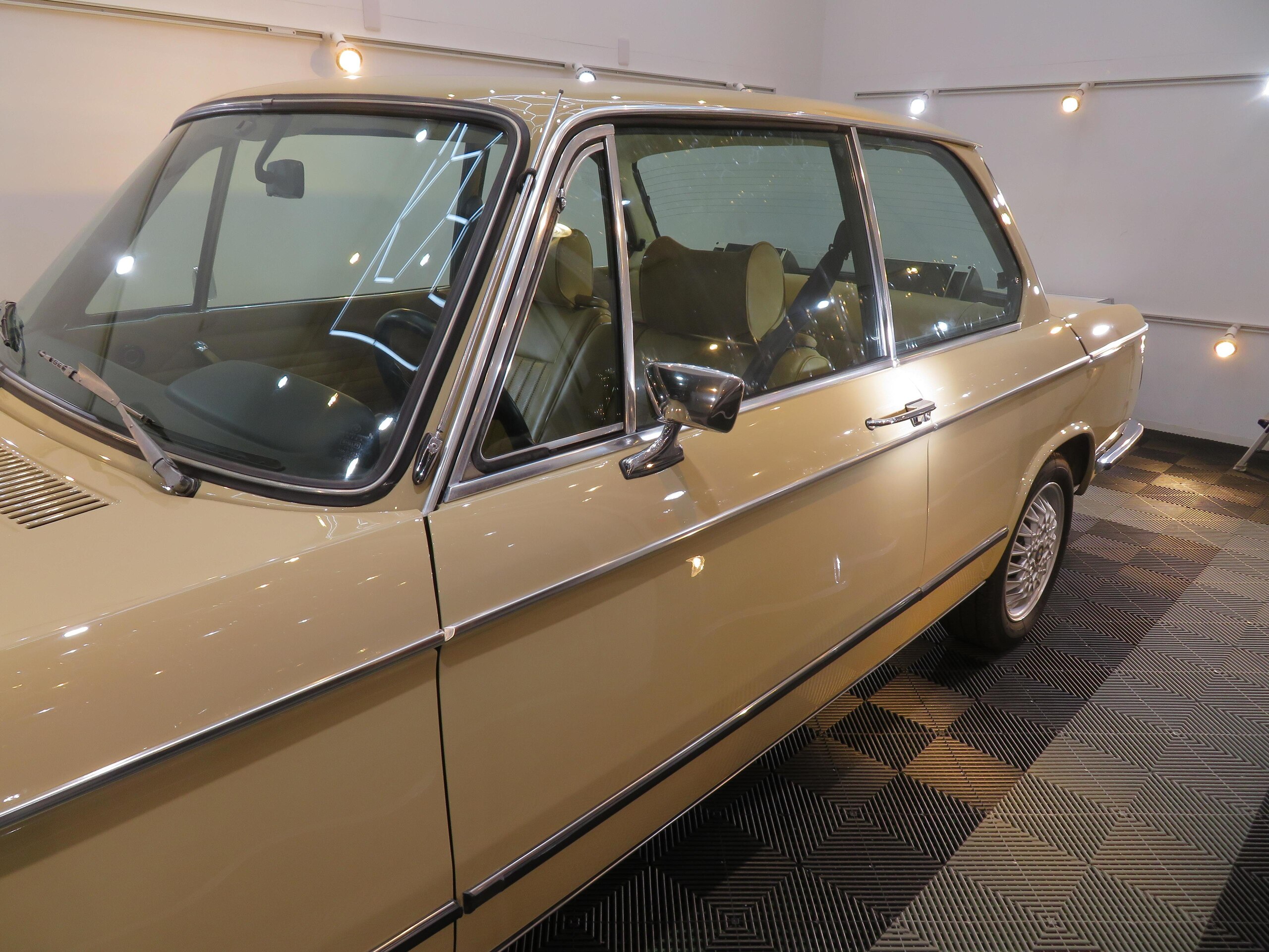 BMW 2002tii (photo: 4)