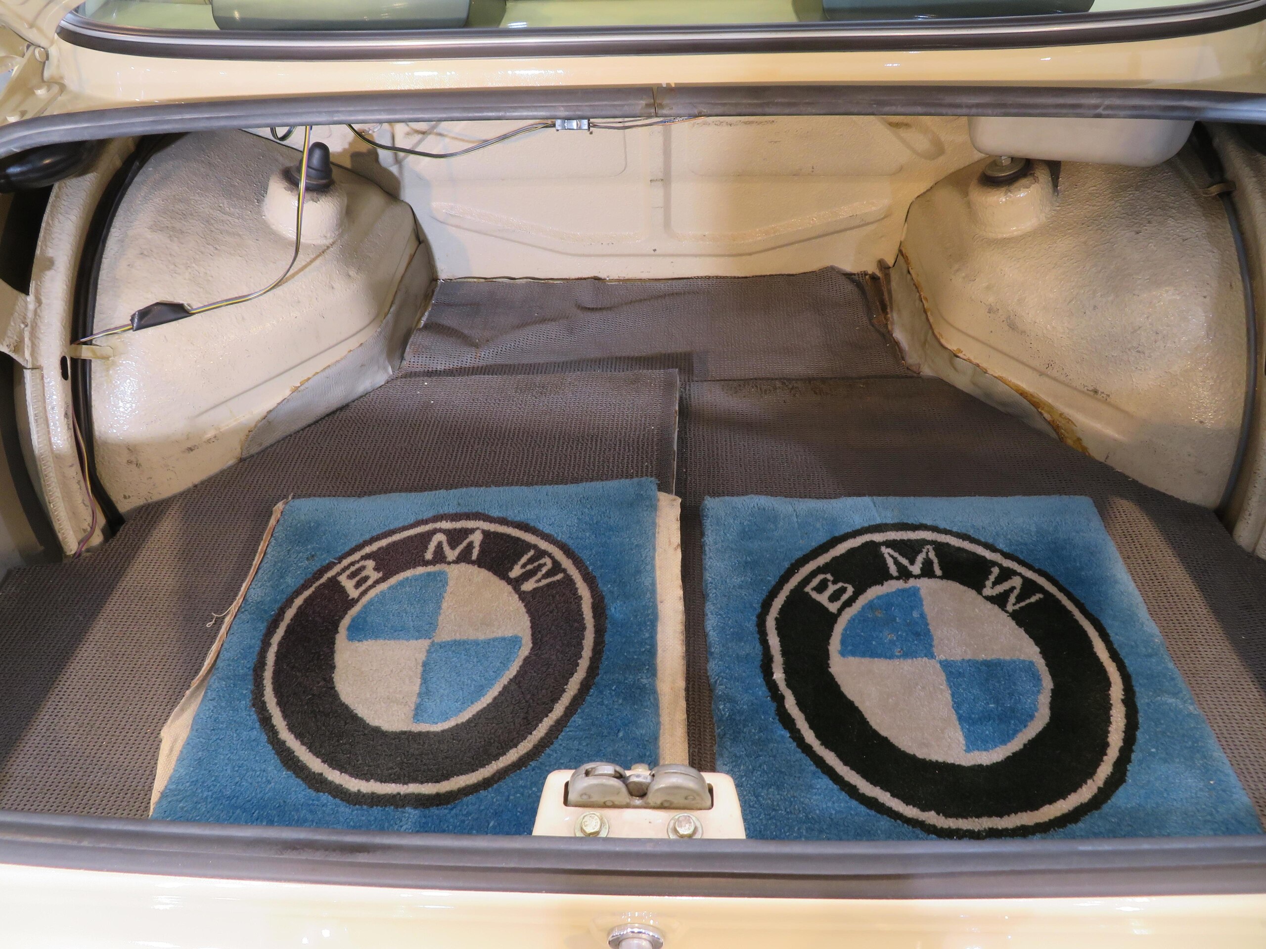 BMW 2002tii (photo: 17)