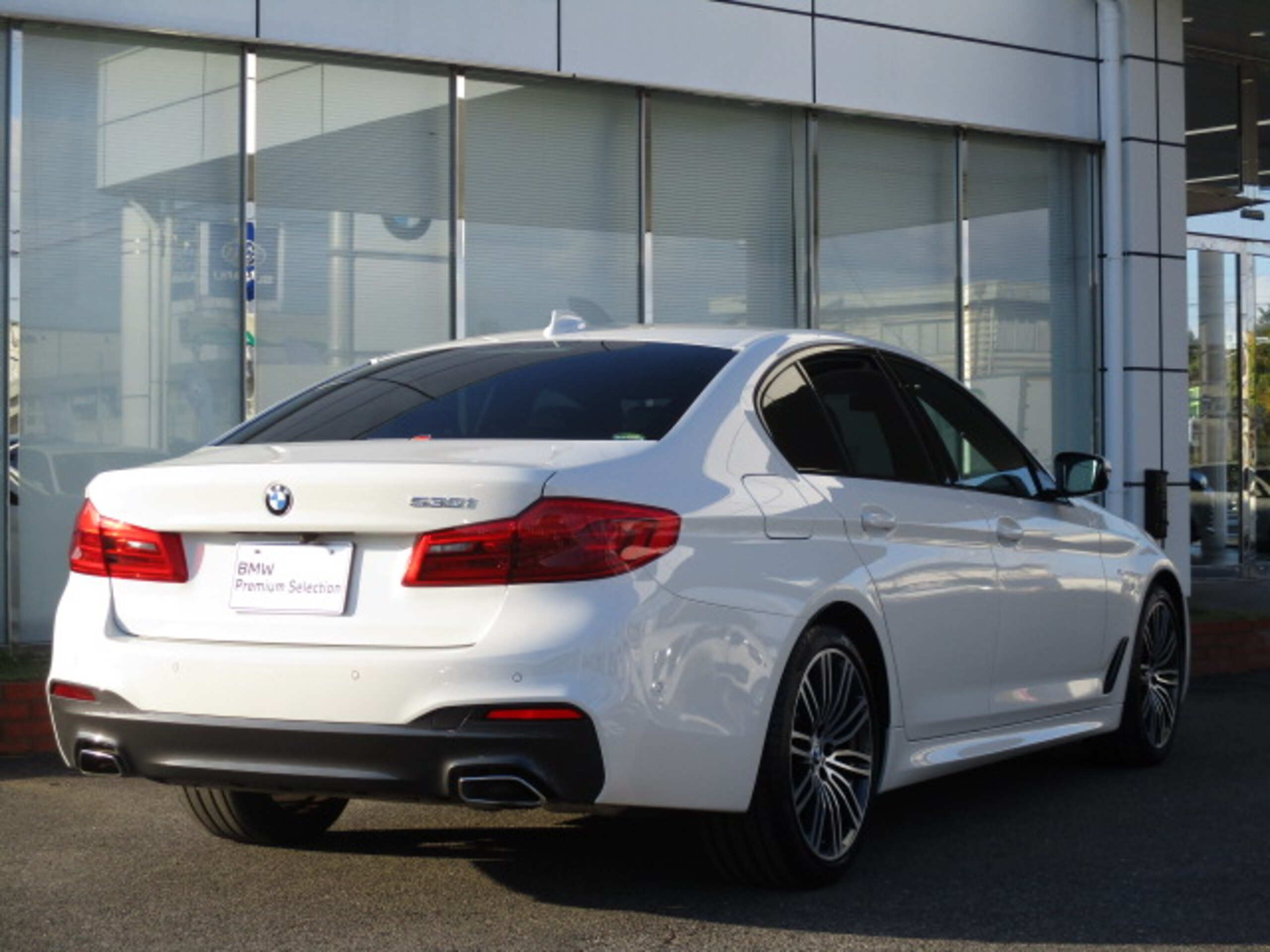 BMW 530i M Sport (photo: 2)