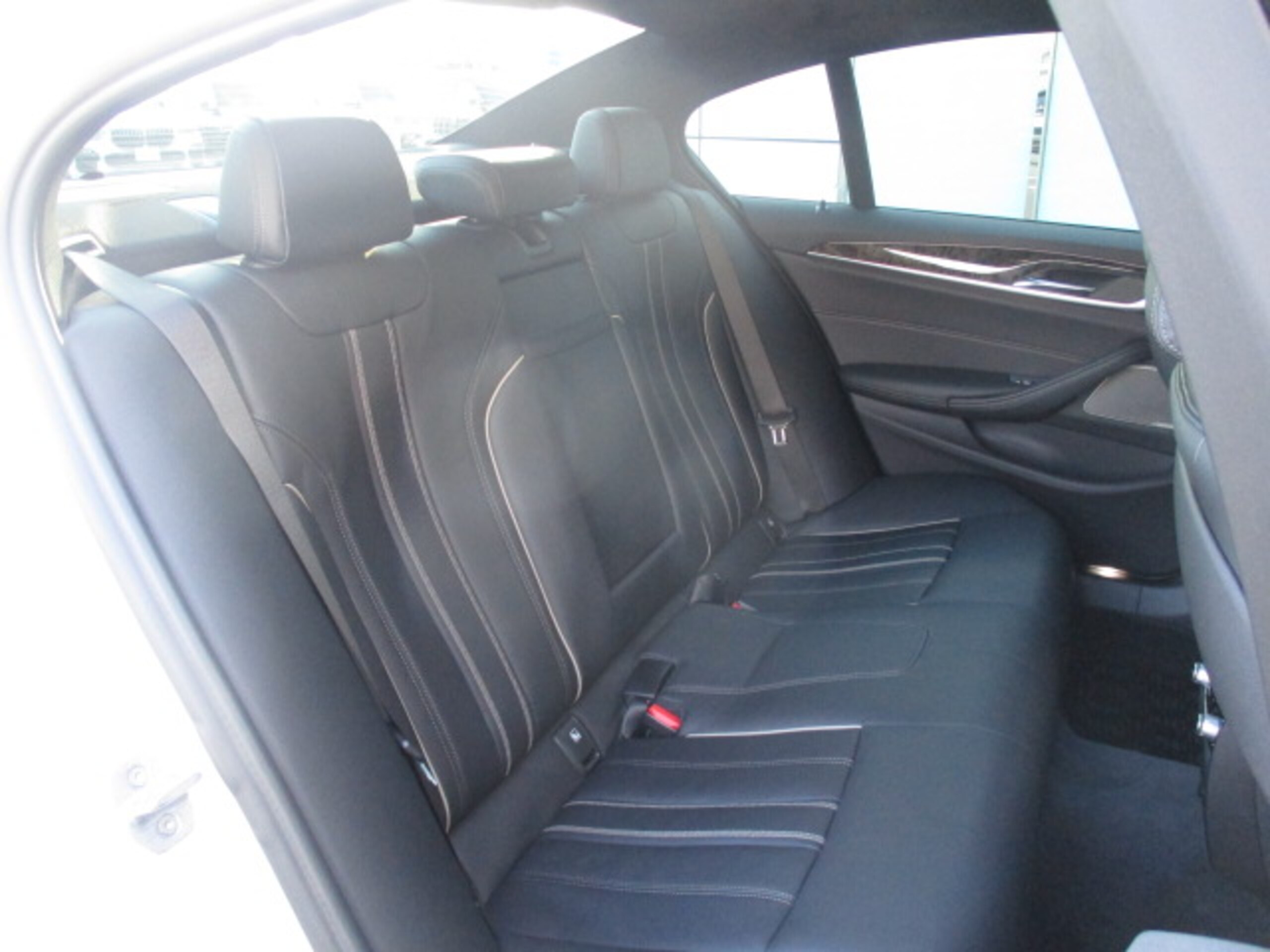 BMW 530i M Sport (photo: 16)