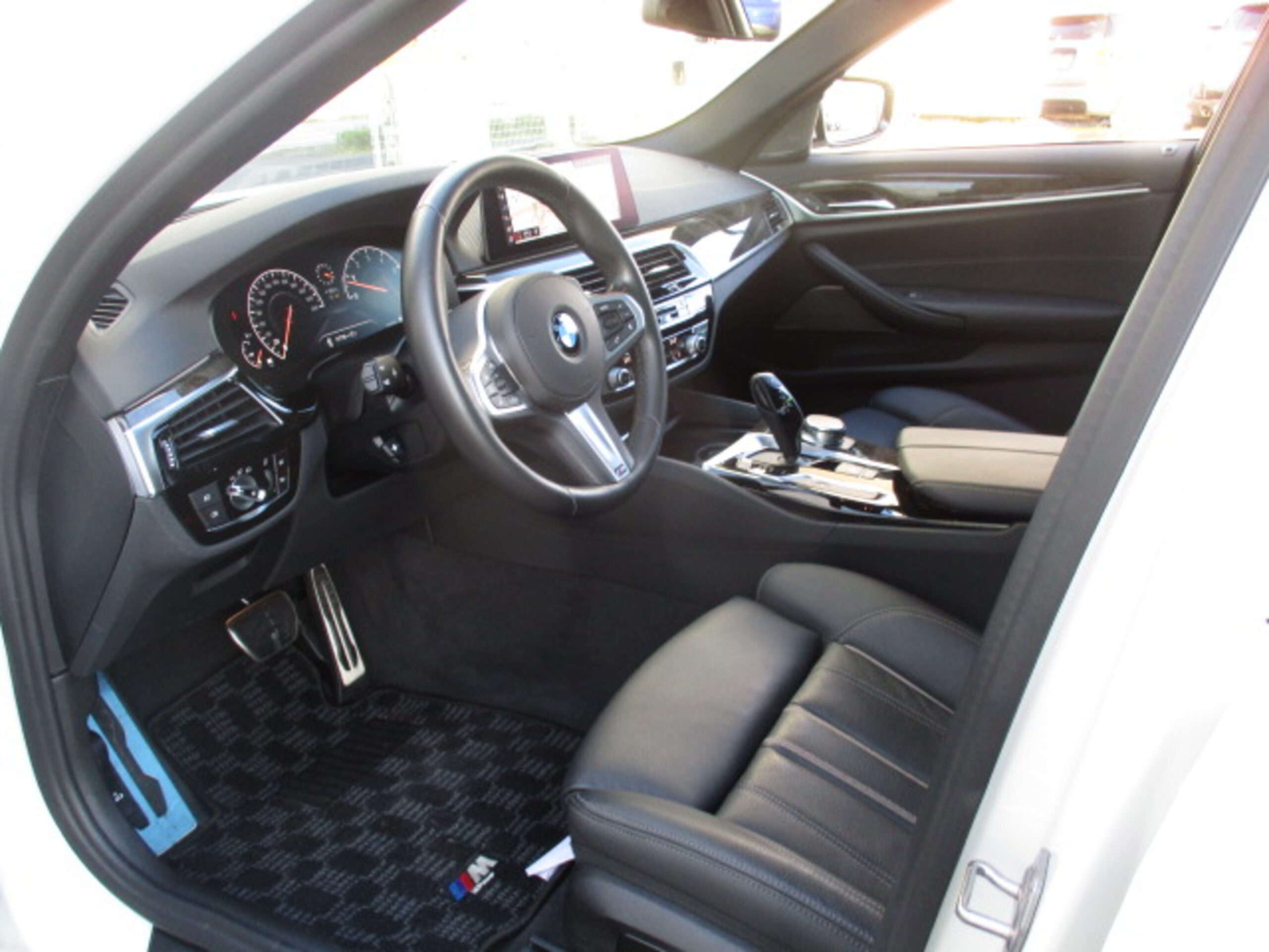 BMW 530i M Sport (photo: 11)