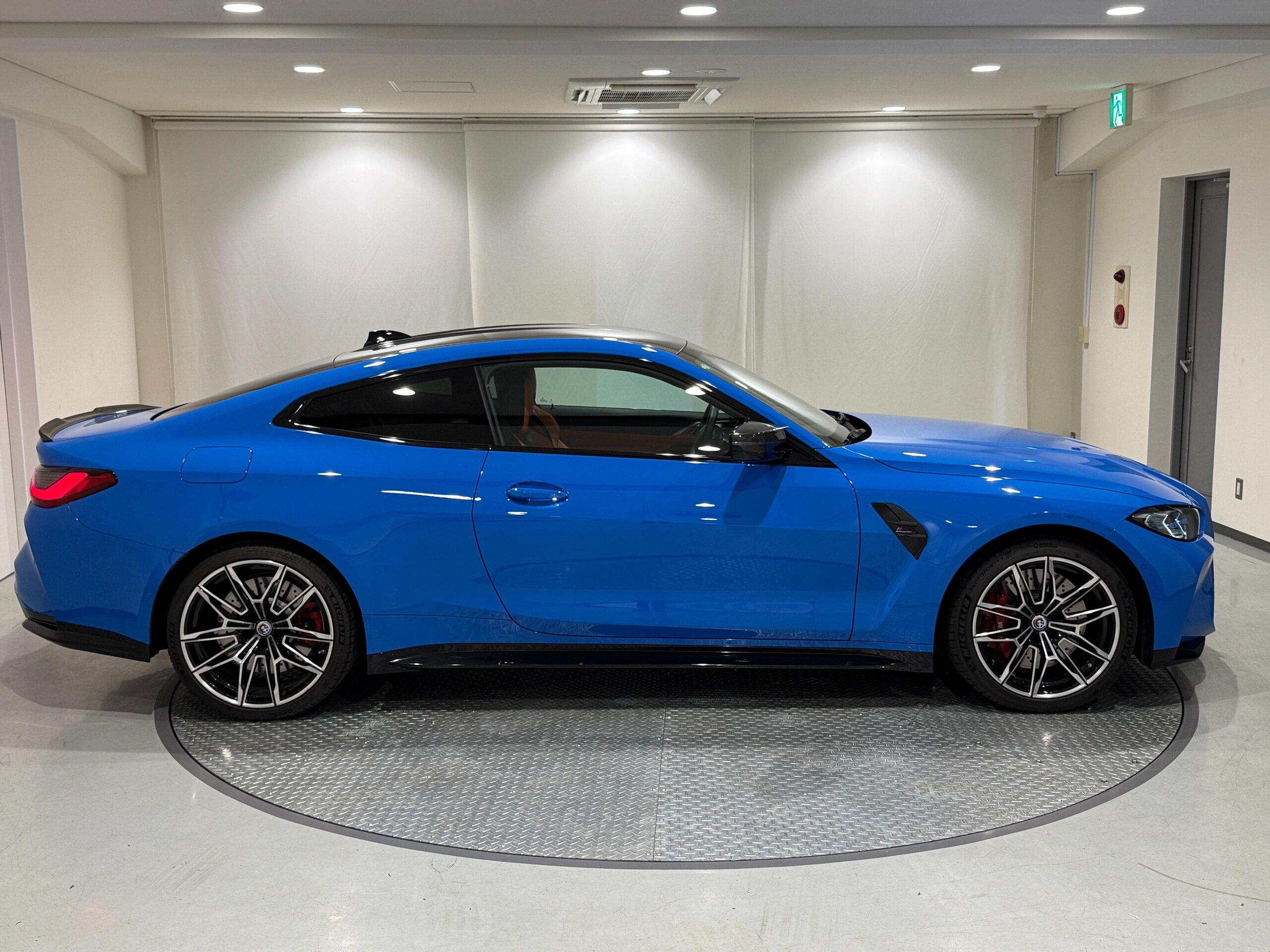 BMW M4 Competition (photo: 3)