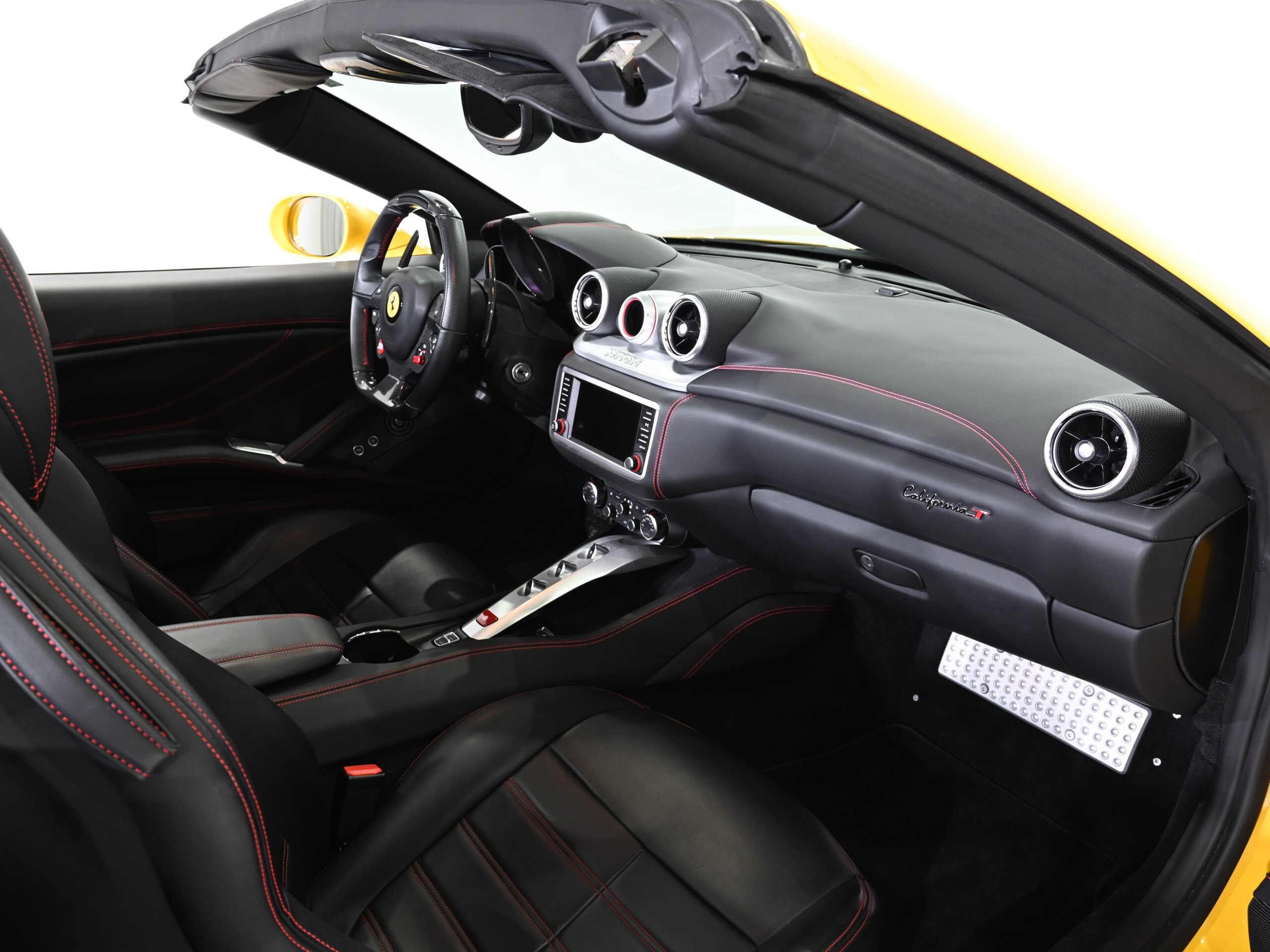 Ferrari California T (photo: 17)