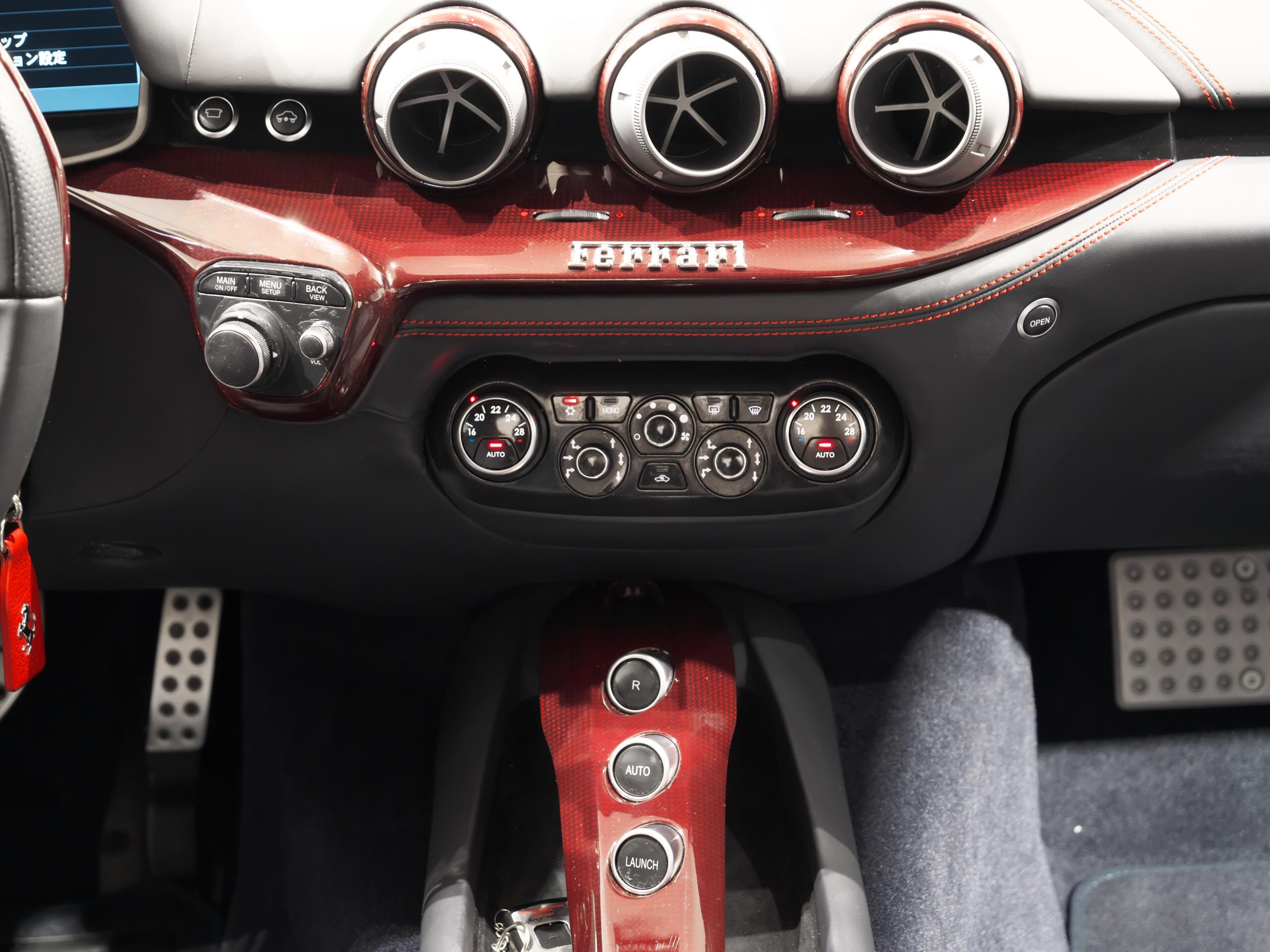 Ferrari F12 Berlinetta (photo: 14)