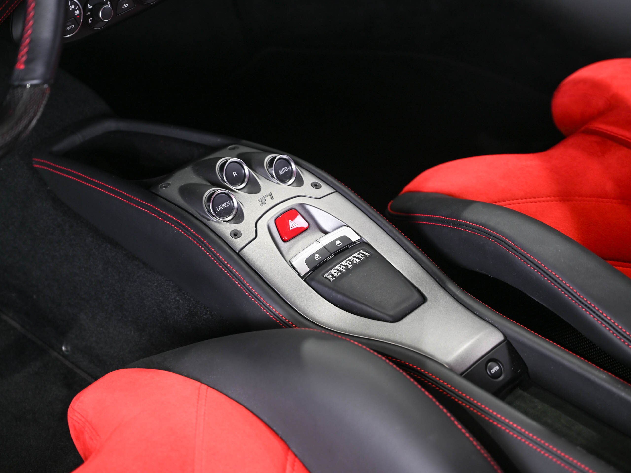 Ferrari 458 Italia F1 DCT (photo: 16)