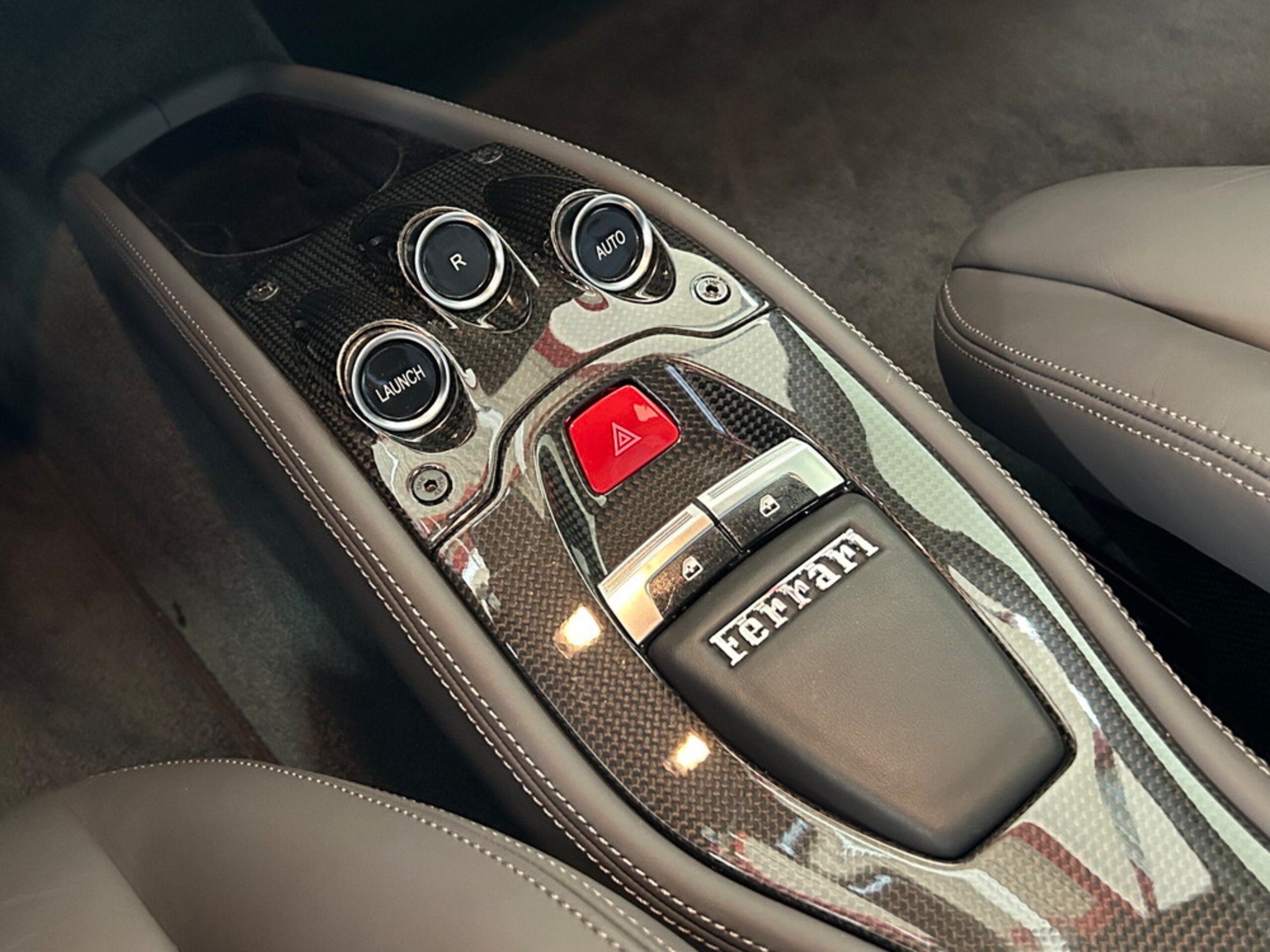 Ferrari 458 Italia F1 DCT (photo: 12)