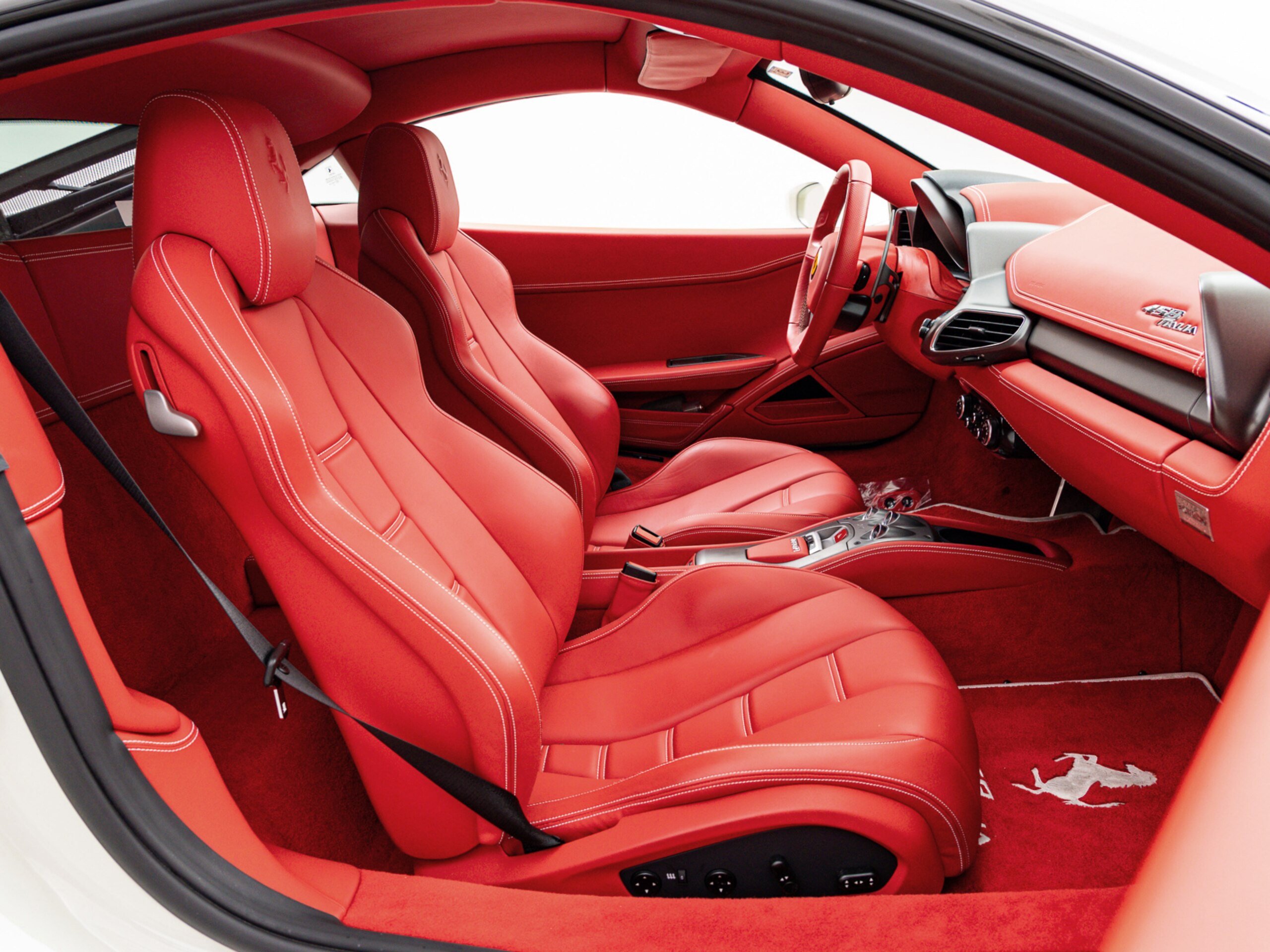 Ferrari 458 Italia F1 DCT (photo: 15)