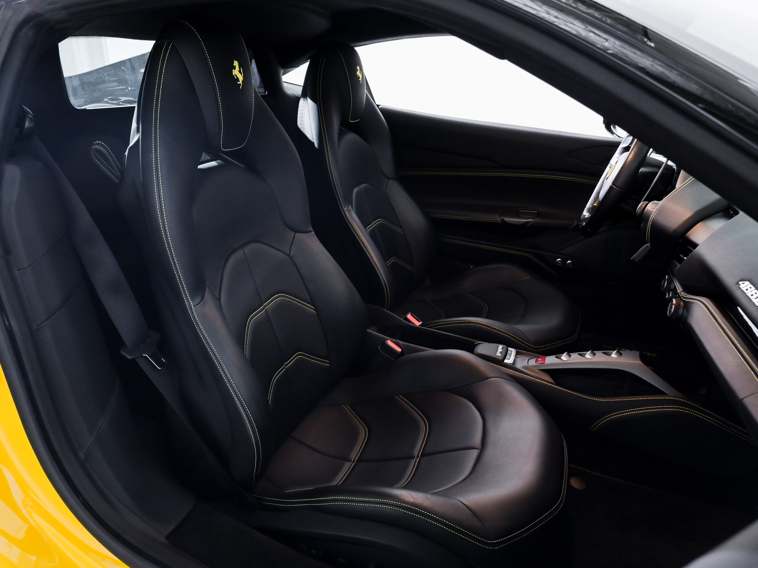 Ferrari 488GTB (photo: 12)