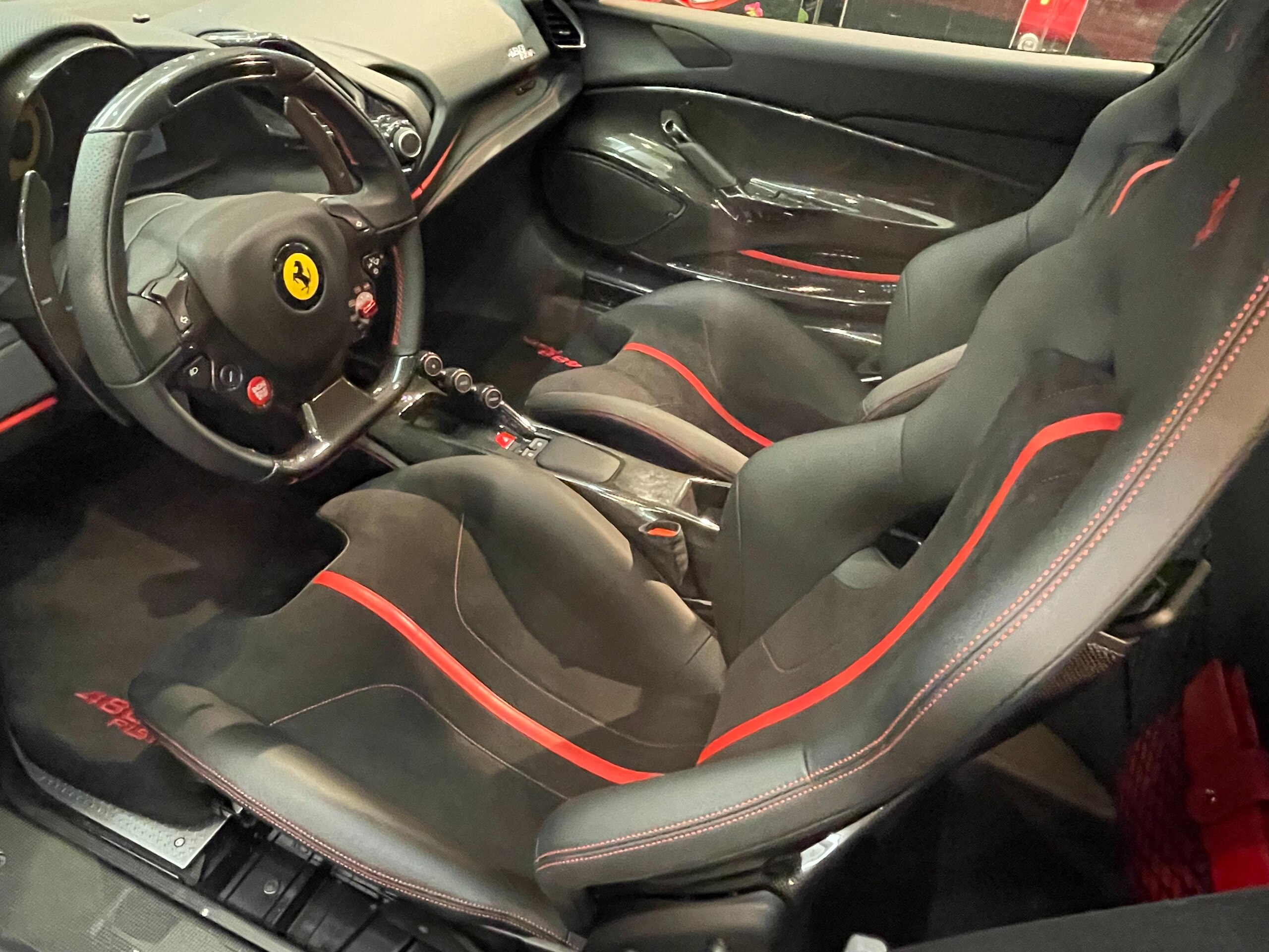 Ferrari 488 Pista (photo: 6)