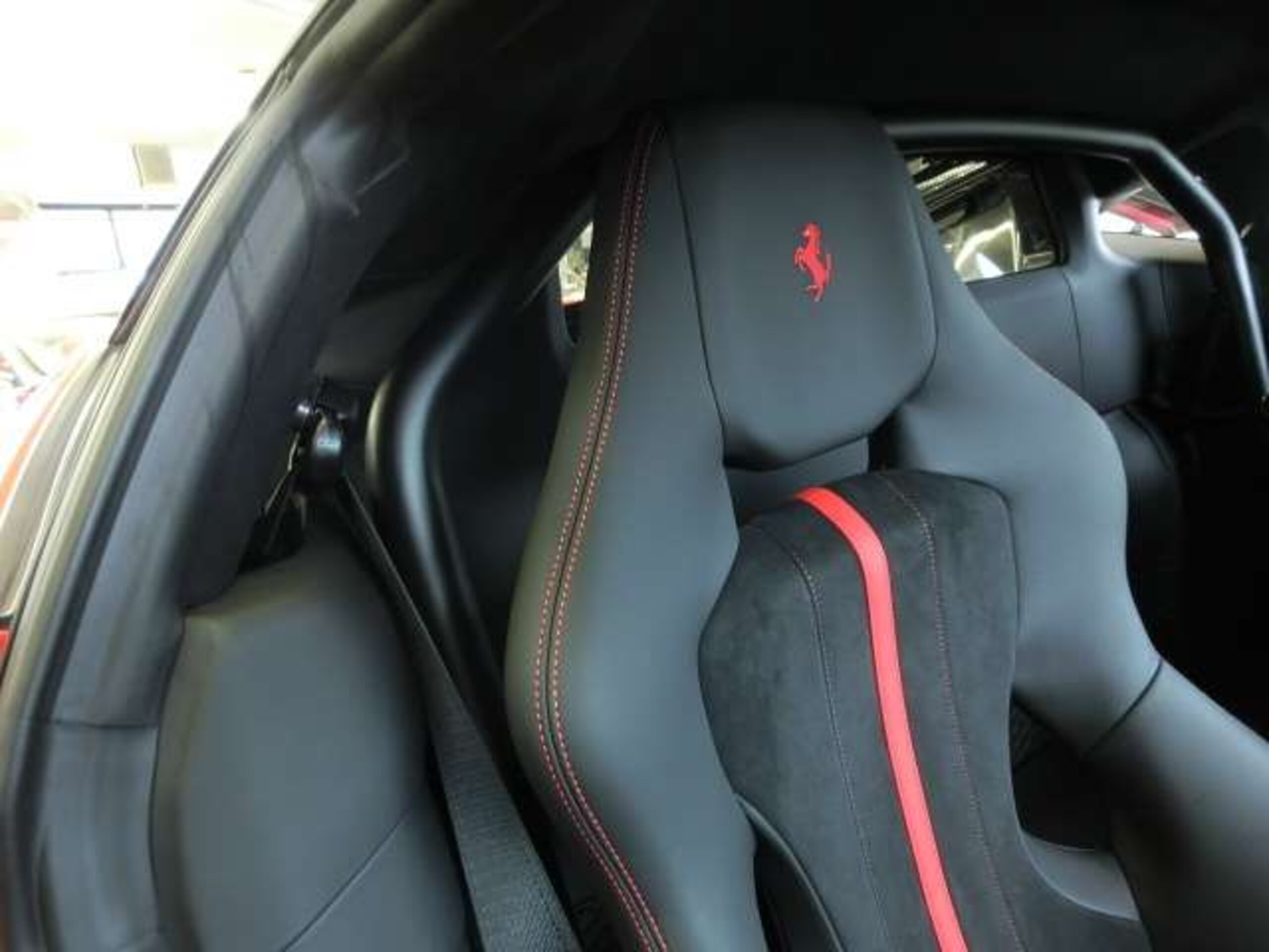 Ferrari 488 Pista (photo: 12)