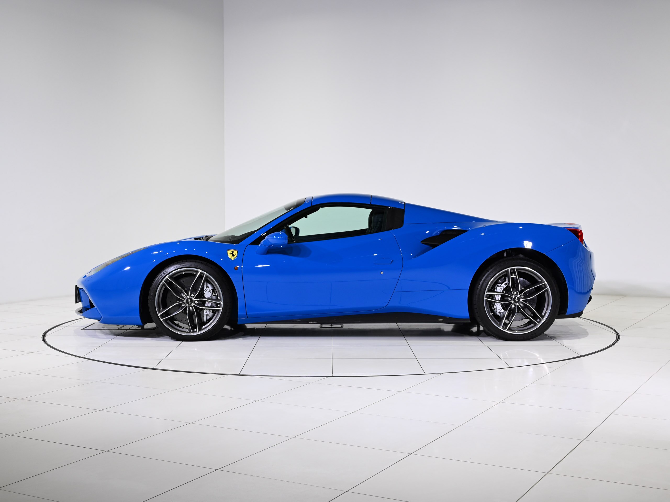 Ferrari 488 Spider (photo: 3)