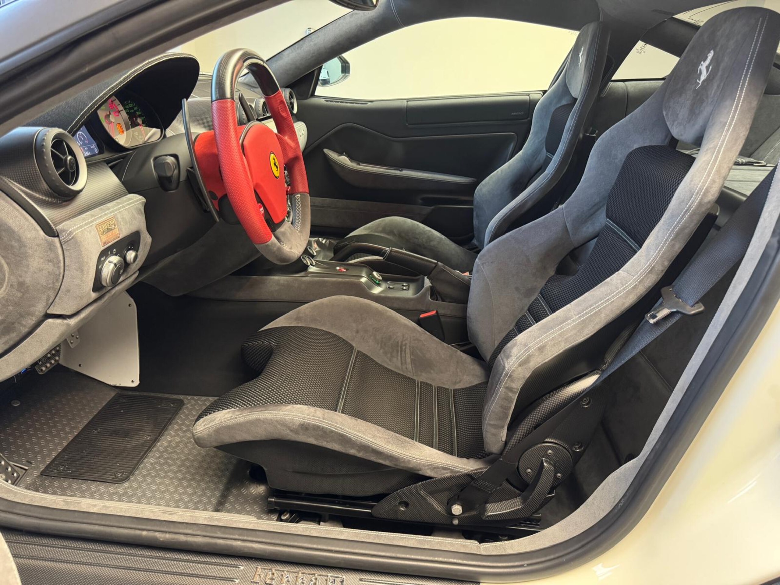 Ferrari 599GTO (photo: 10)