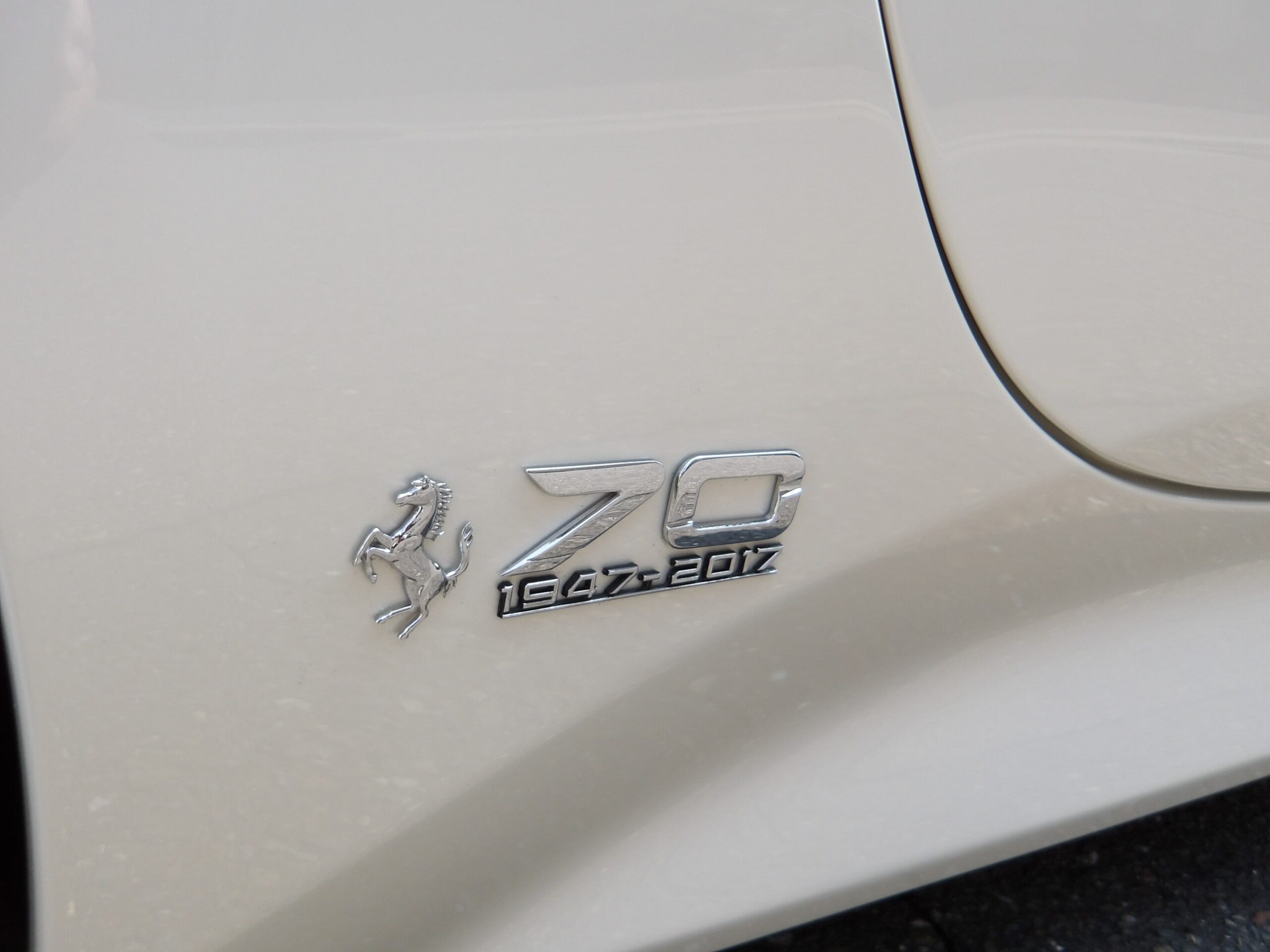 Ferrari California T 70th Anniversary Tailor Made Collection (photo: 6)