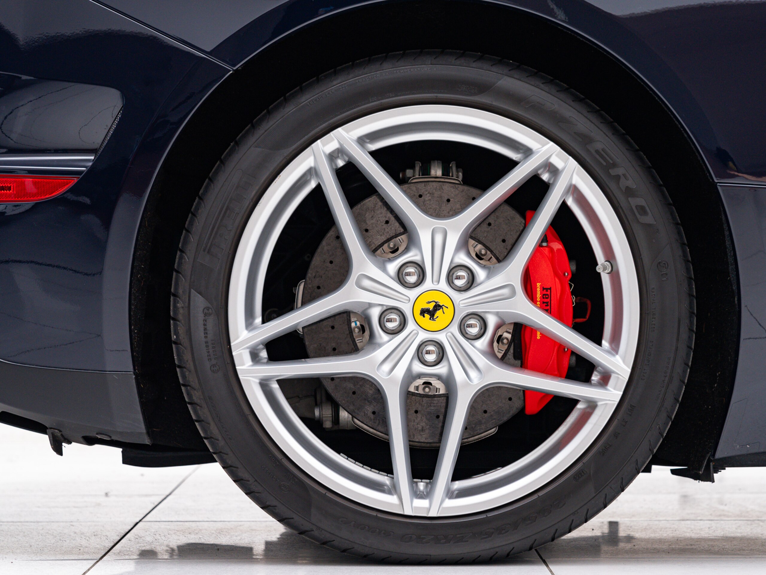 Ferrari California T (photo: 18)