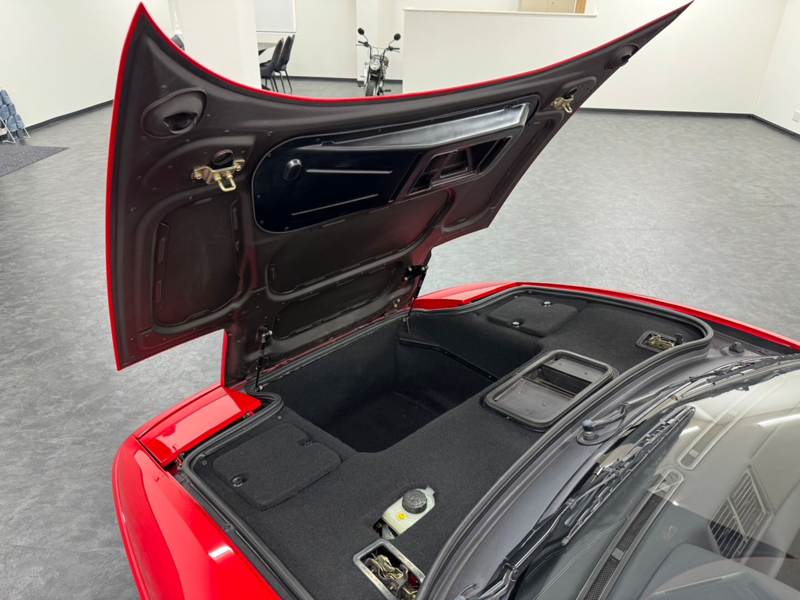 Ferrari F355 Berlinetta Trunk