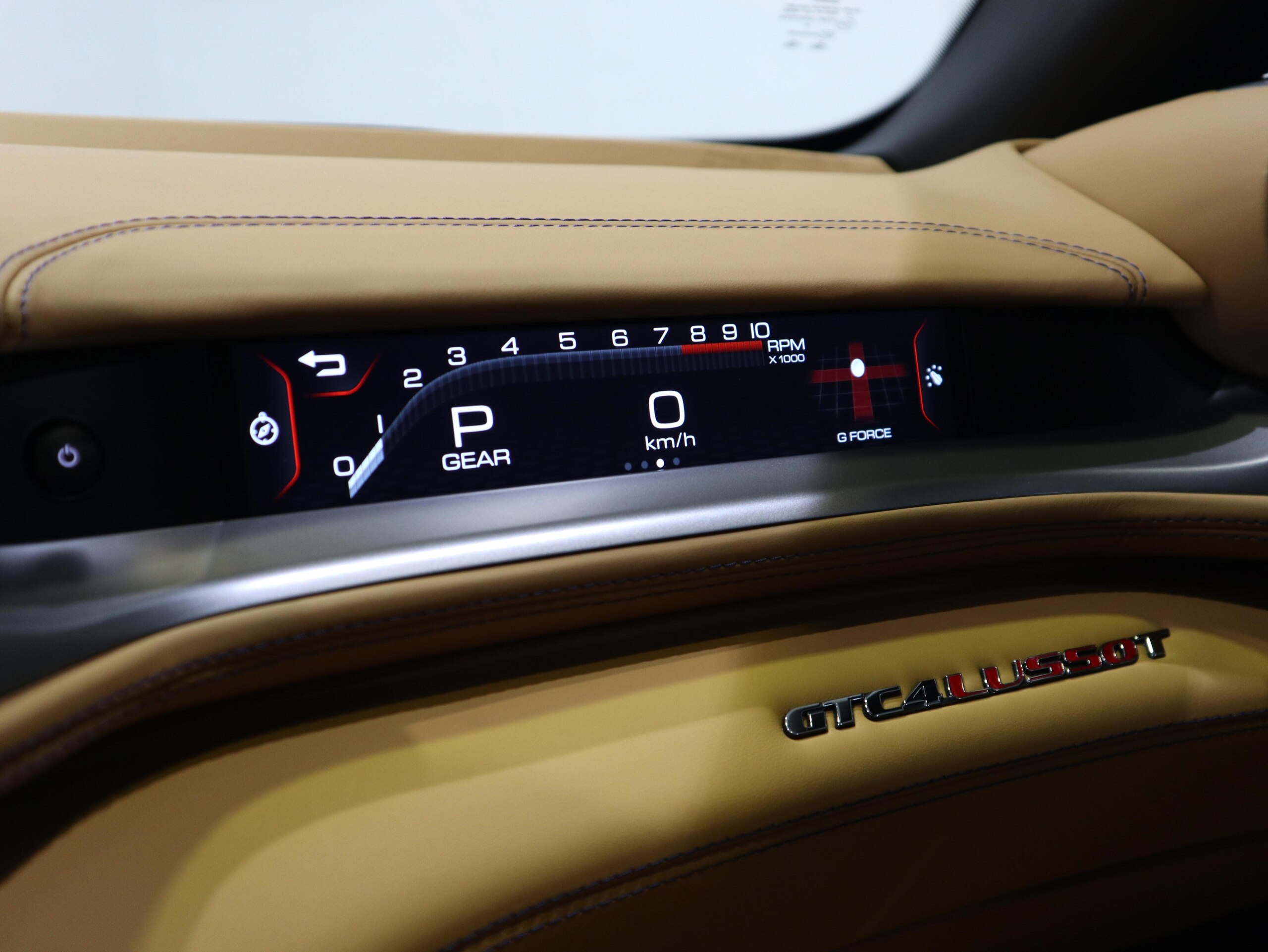 Ferrari GTC4Lusso T (photo: 14)