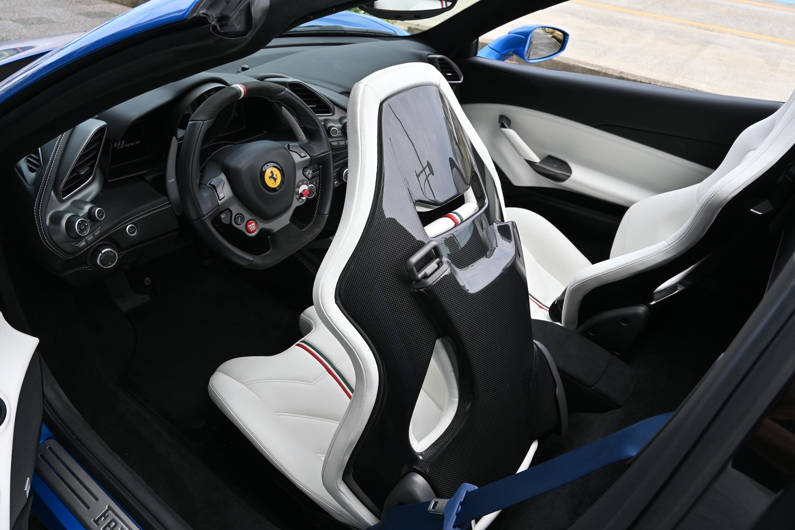 Ferrari 488 Spider (photo: 10)
