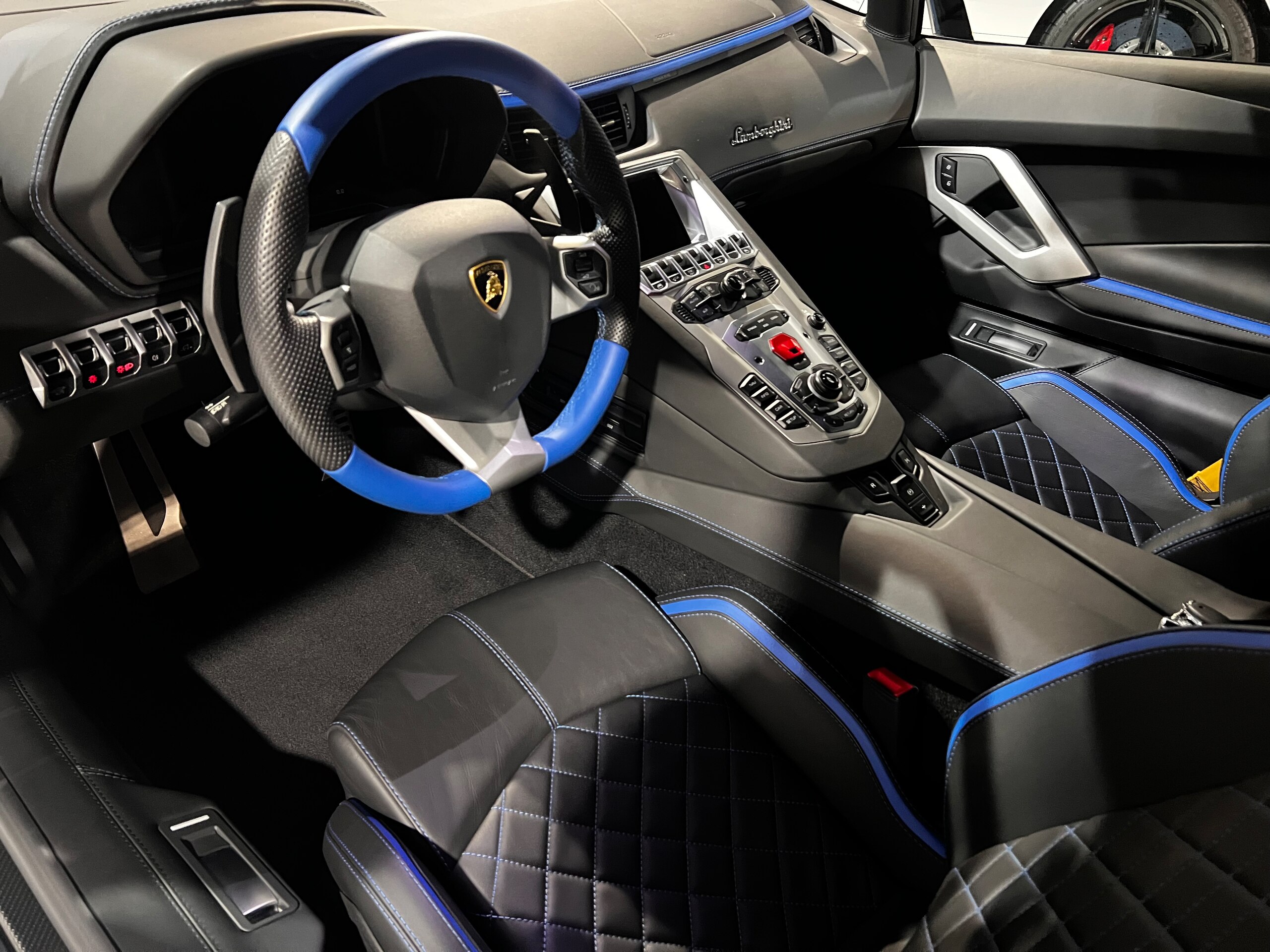 Lamborghini Aventador S (photo: 8)