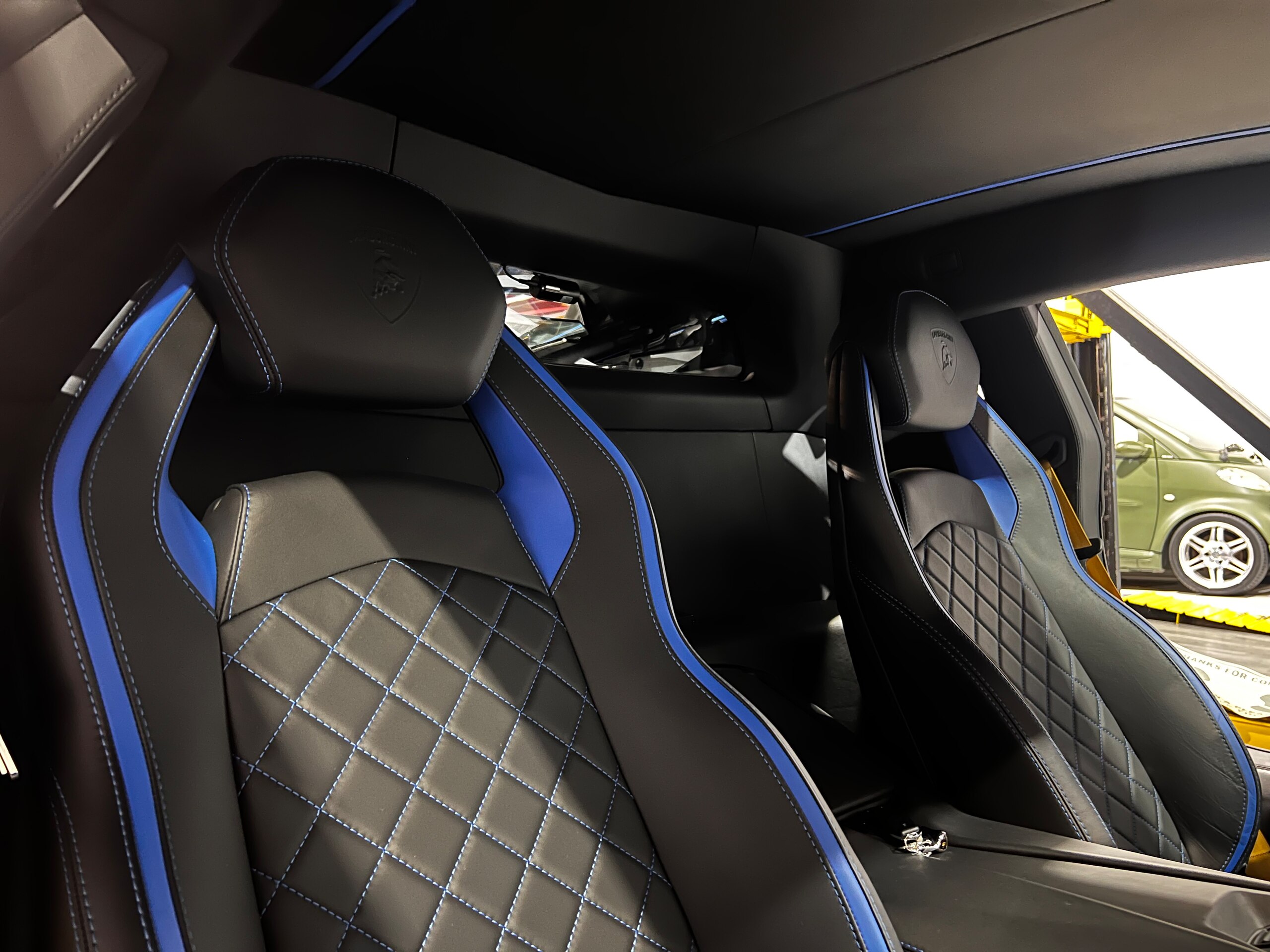 Lamborghini Aventador S (photo: 12)