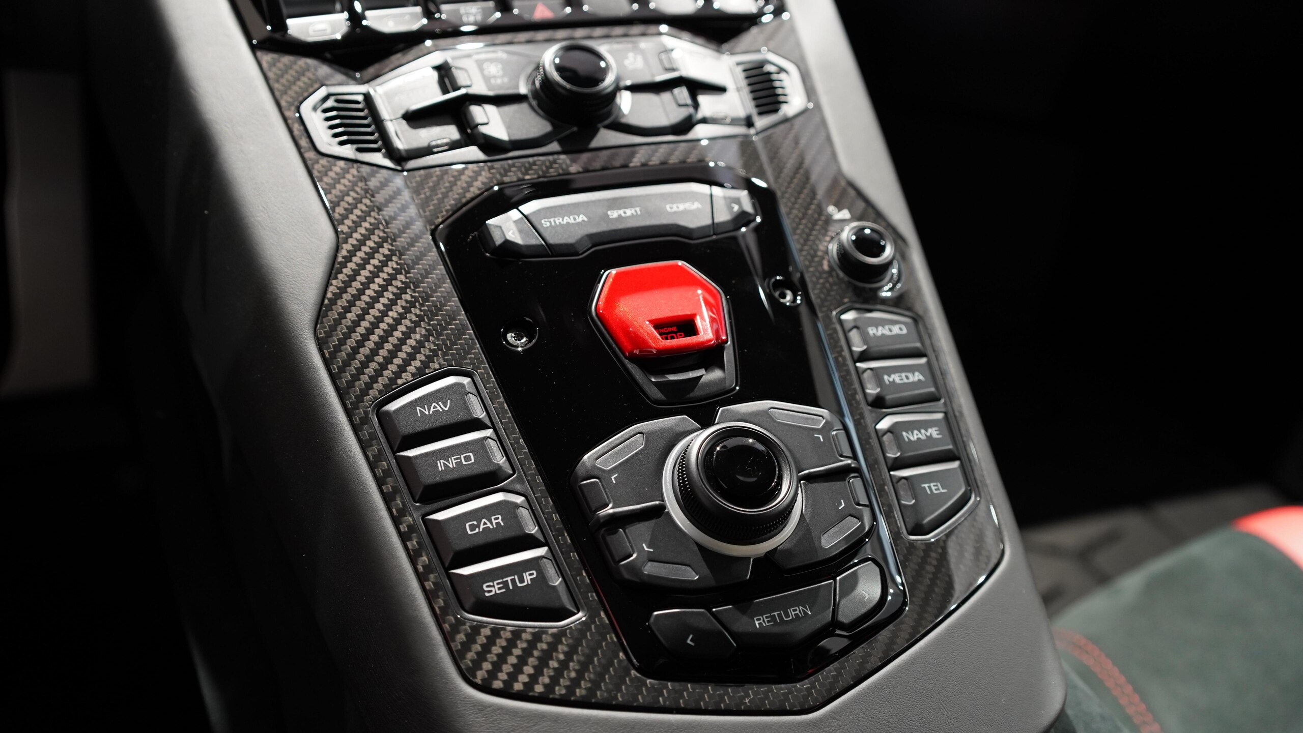 Lamborghini Aventador SV (photo: 10)