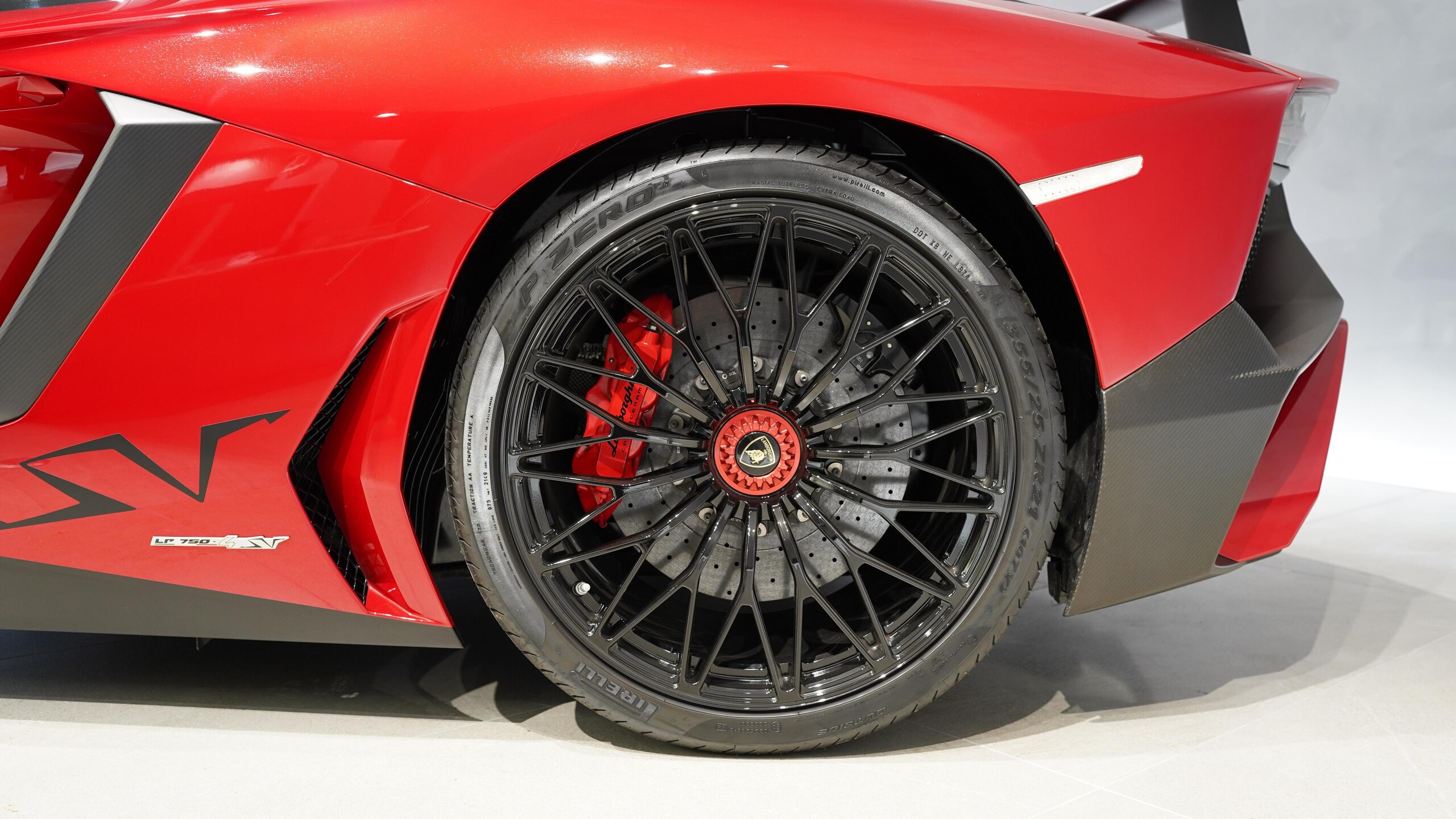 Lamborghini Aventador SV (photo: 15)