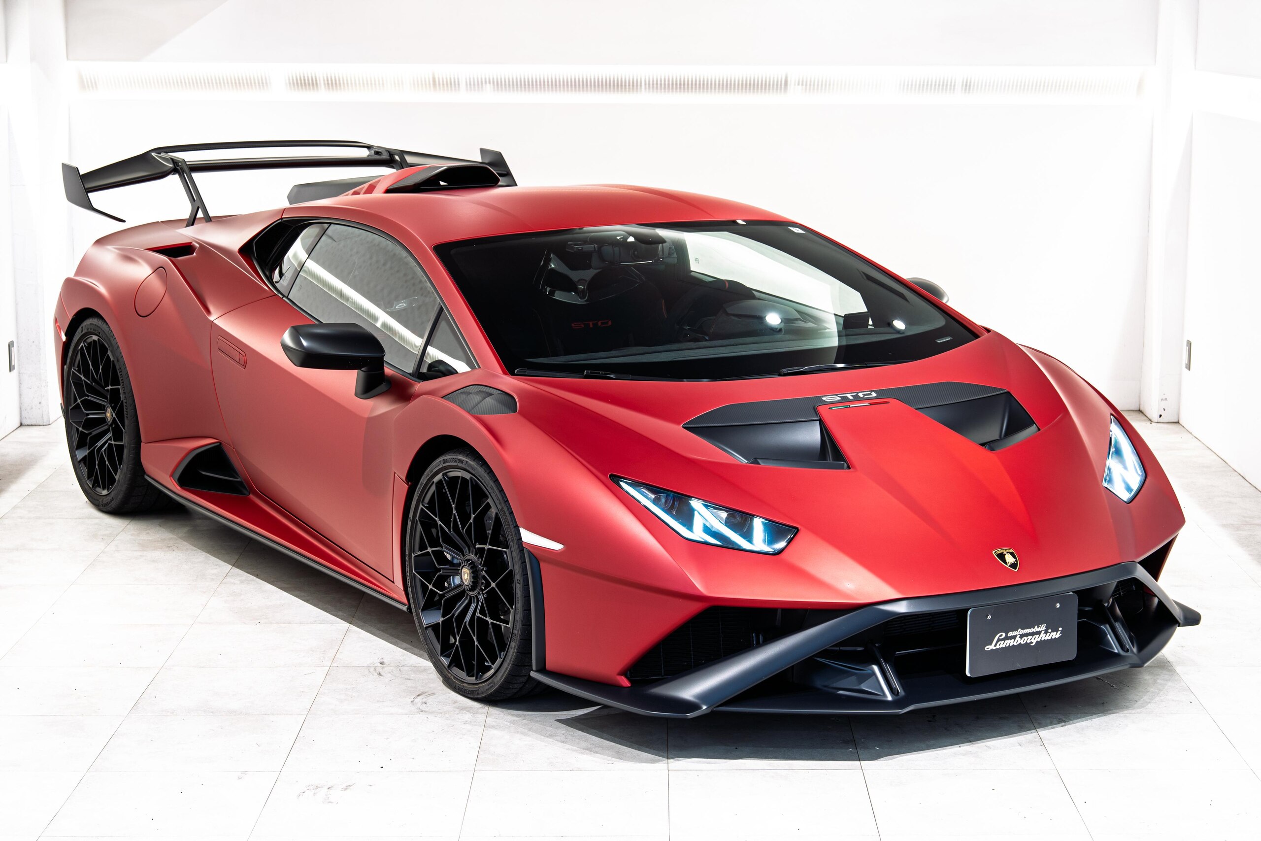 Lamborghini Huracán STO 2022 for sale from Japan - image 3