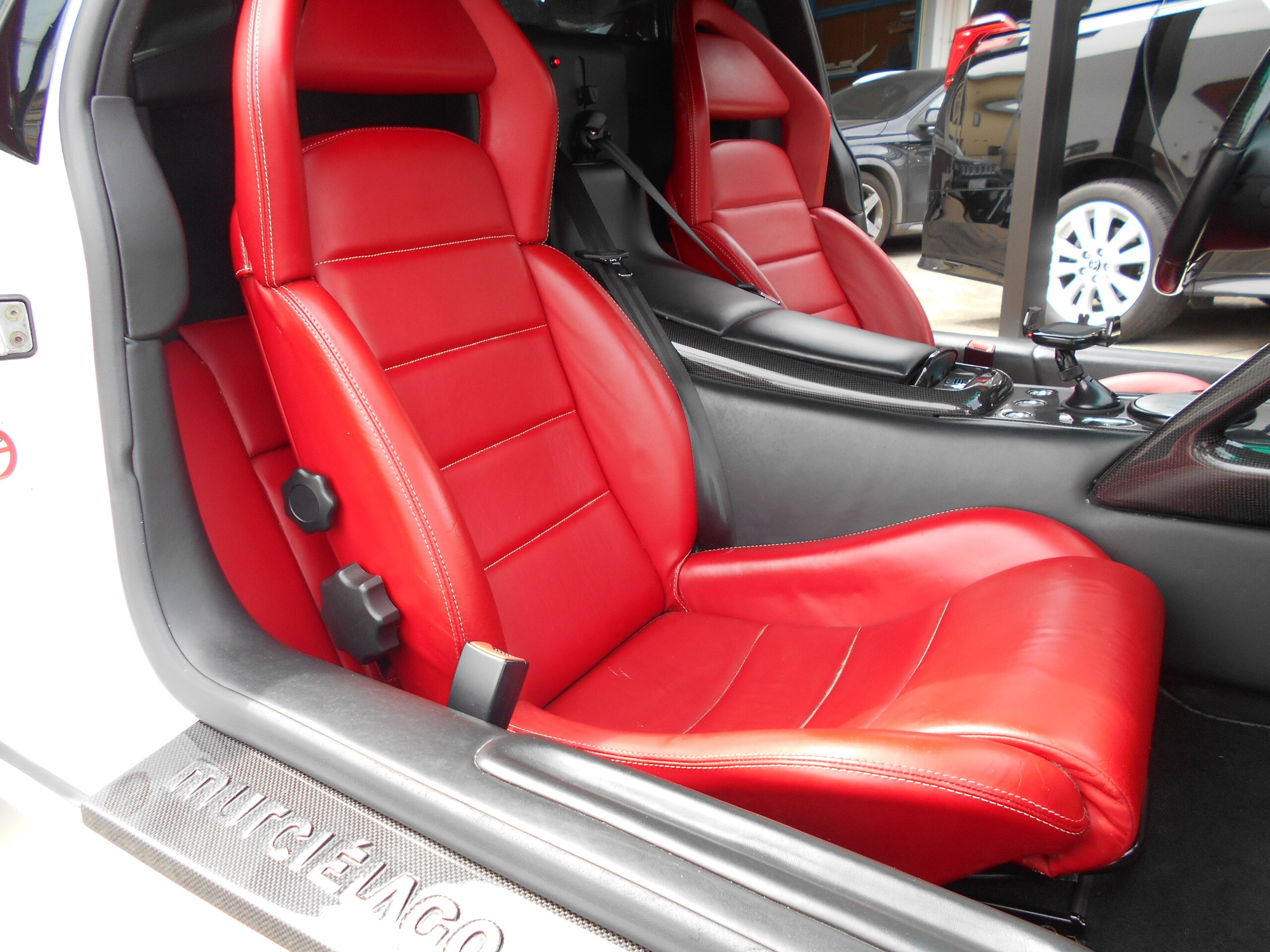 Lamborghini Murcielago LP640 (photo: 10)